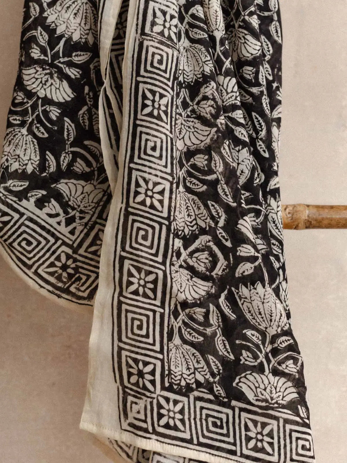 Paréo - Foulard - Lotus Noir - kirane