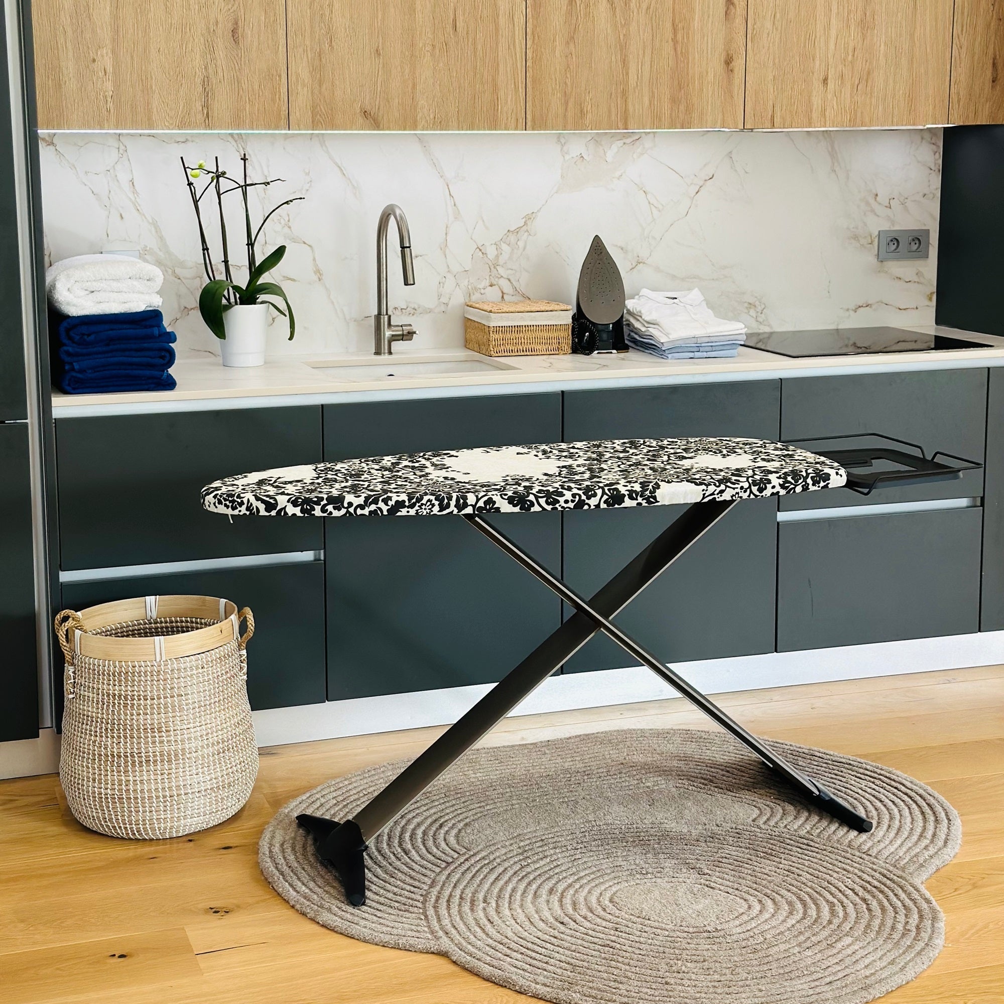 Table À Repasser Design Tiffany - 130Cm - Noir