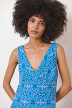 Robe longue bleu tissu doux vestiaire printemps été femme 2025 tenue estivale à motifs 