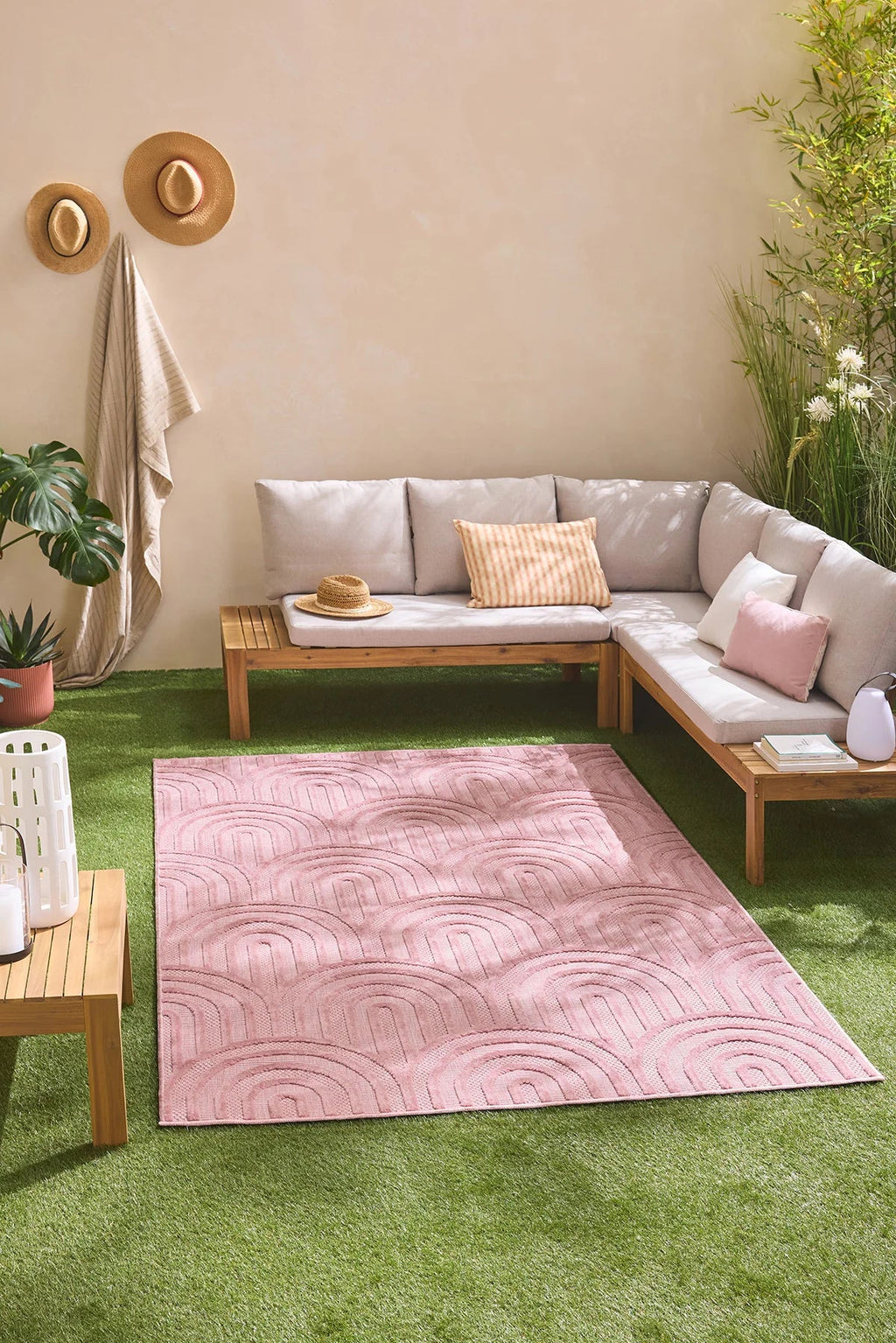 Tapis Santorini 985 - Motif Graphique - Rose - Intérieur / Extérieur