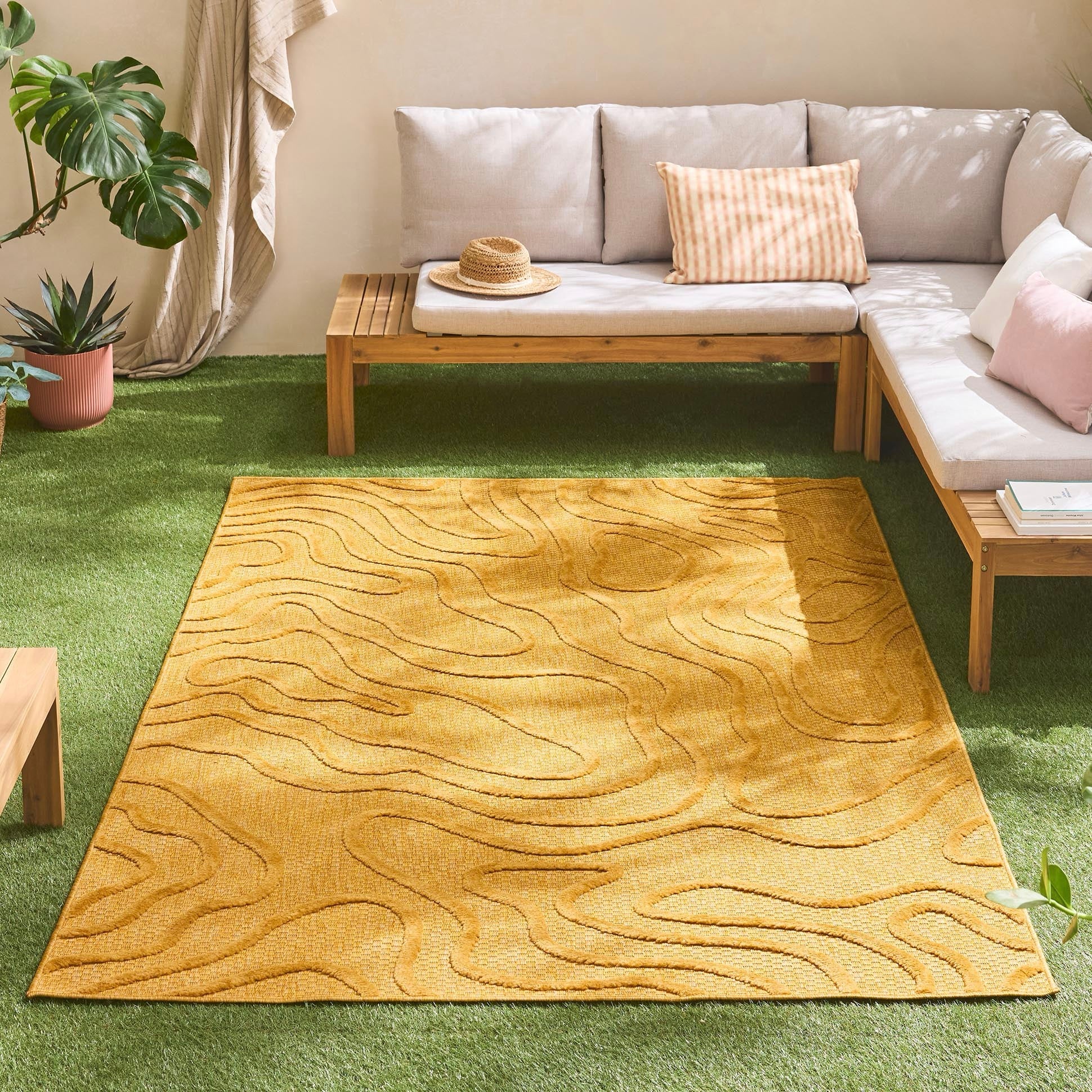 Tapis Santorini 988 - Motif Graphique - Jaune - Intérieur / Extérieur