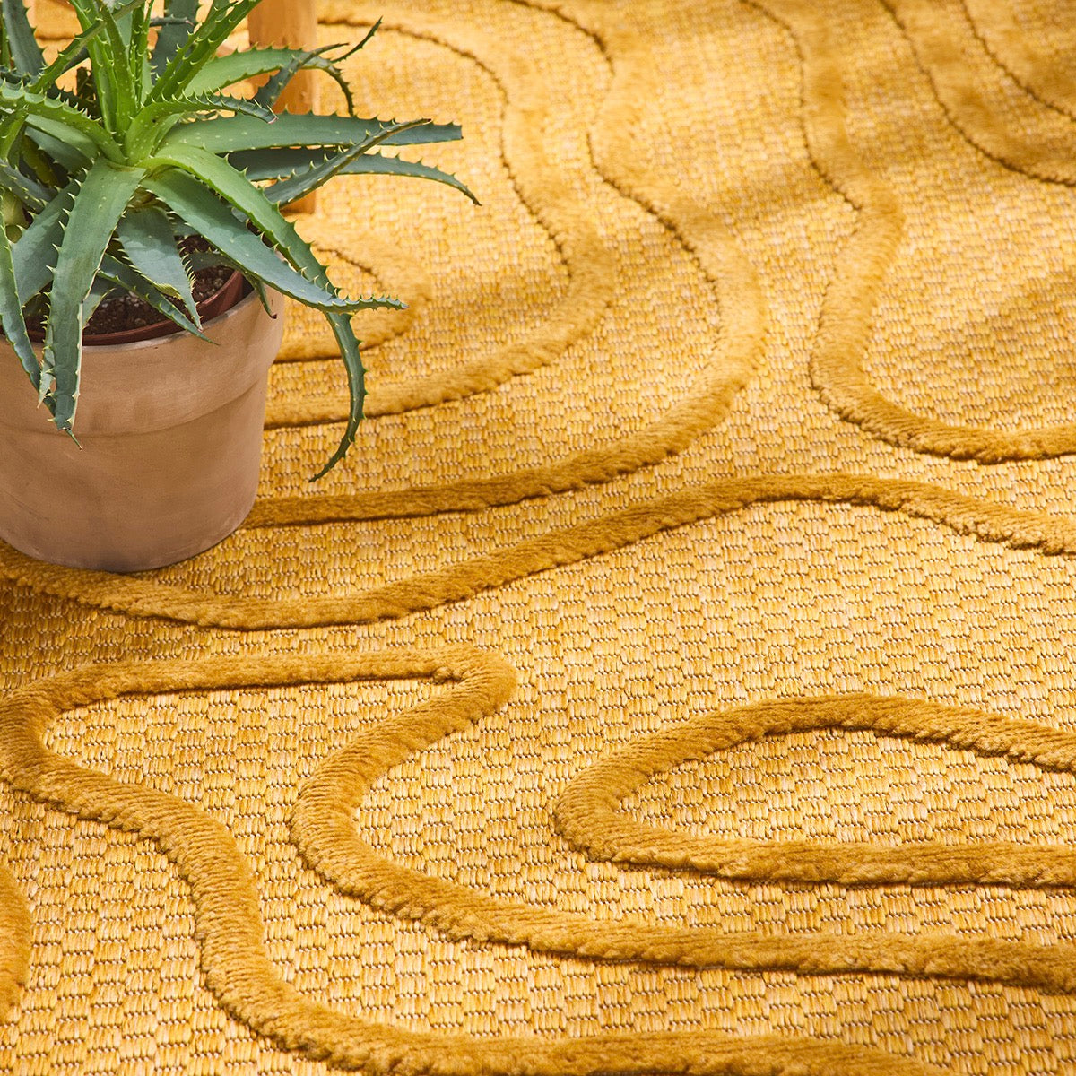 Tapis Santorini 988 - Motif Graphique - Jaune - Intérieur / Extérieur