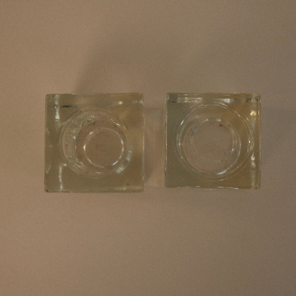 Paire De Bougeoirs Carrés En Verre