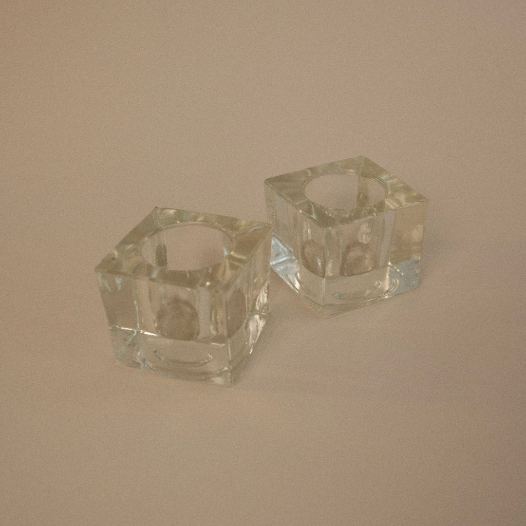Paire De Bougeoirs Carrés En Verre