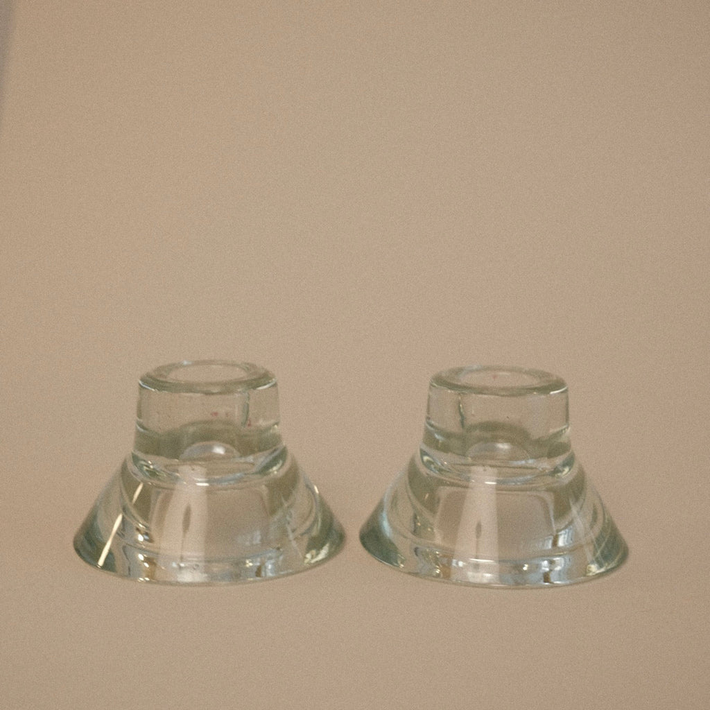 Paire De Bougeoirs En Verre