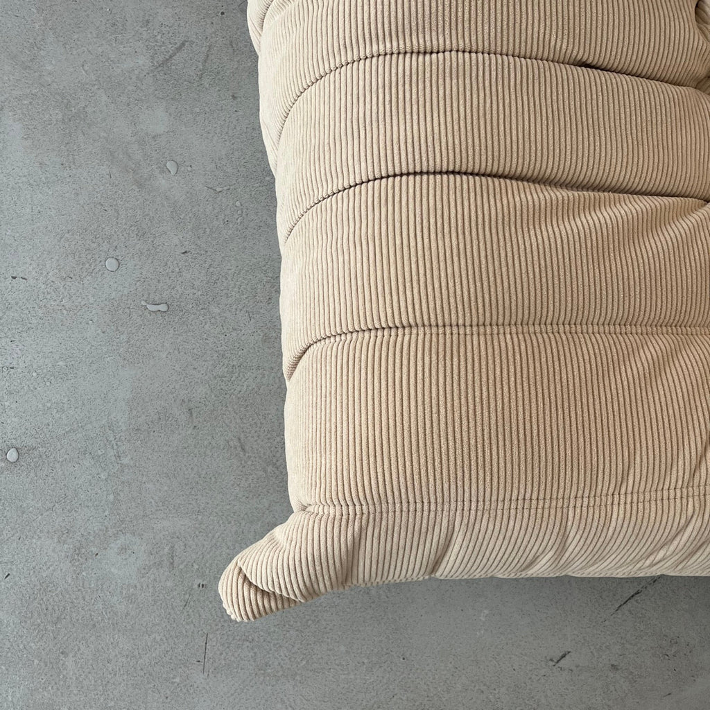 Chauffeuse Togo Beige