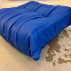 Pouf Togo Bleu Par Michel Ducaroy Pour Ligne Roset