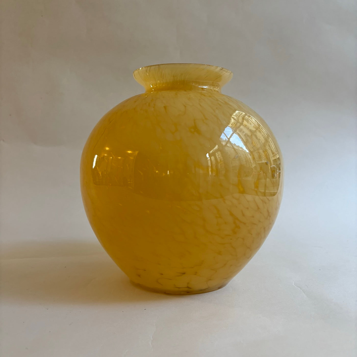 Vase Jaune Art Déco