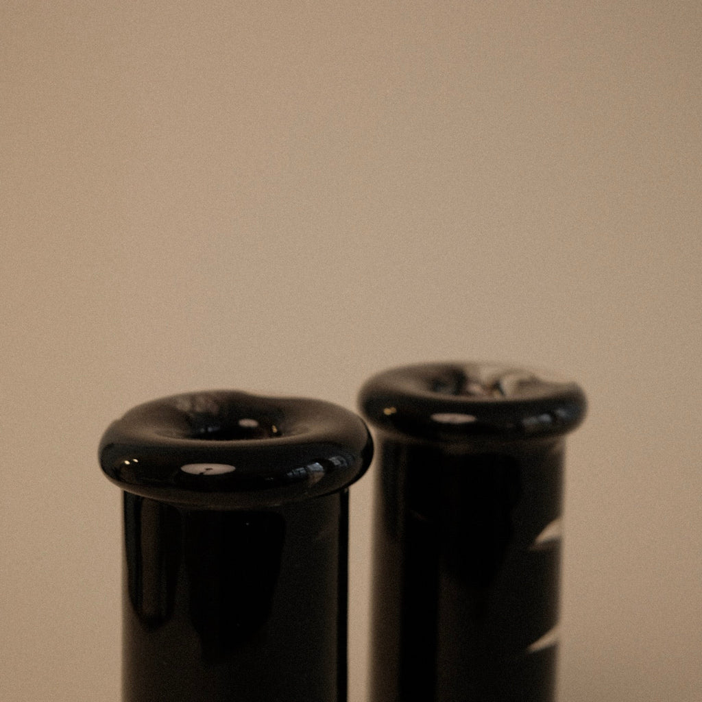 Paire De Bougeoirs En Verre