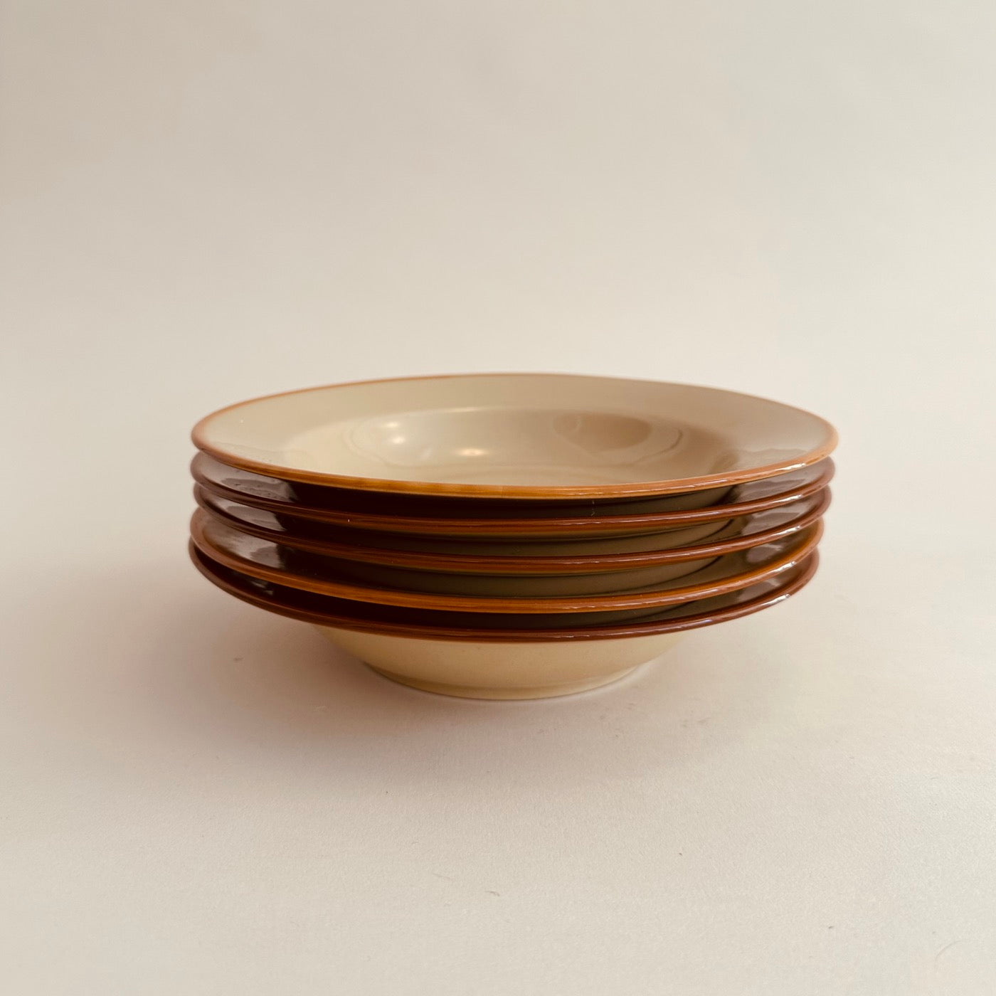 Ensemble D'Assiette Vintage En Céramique