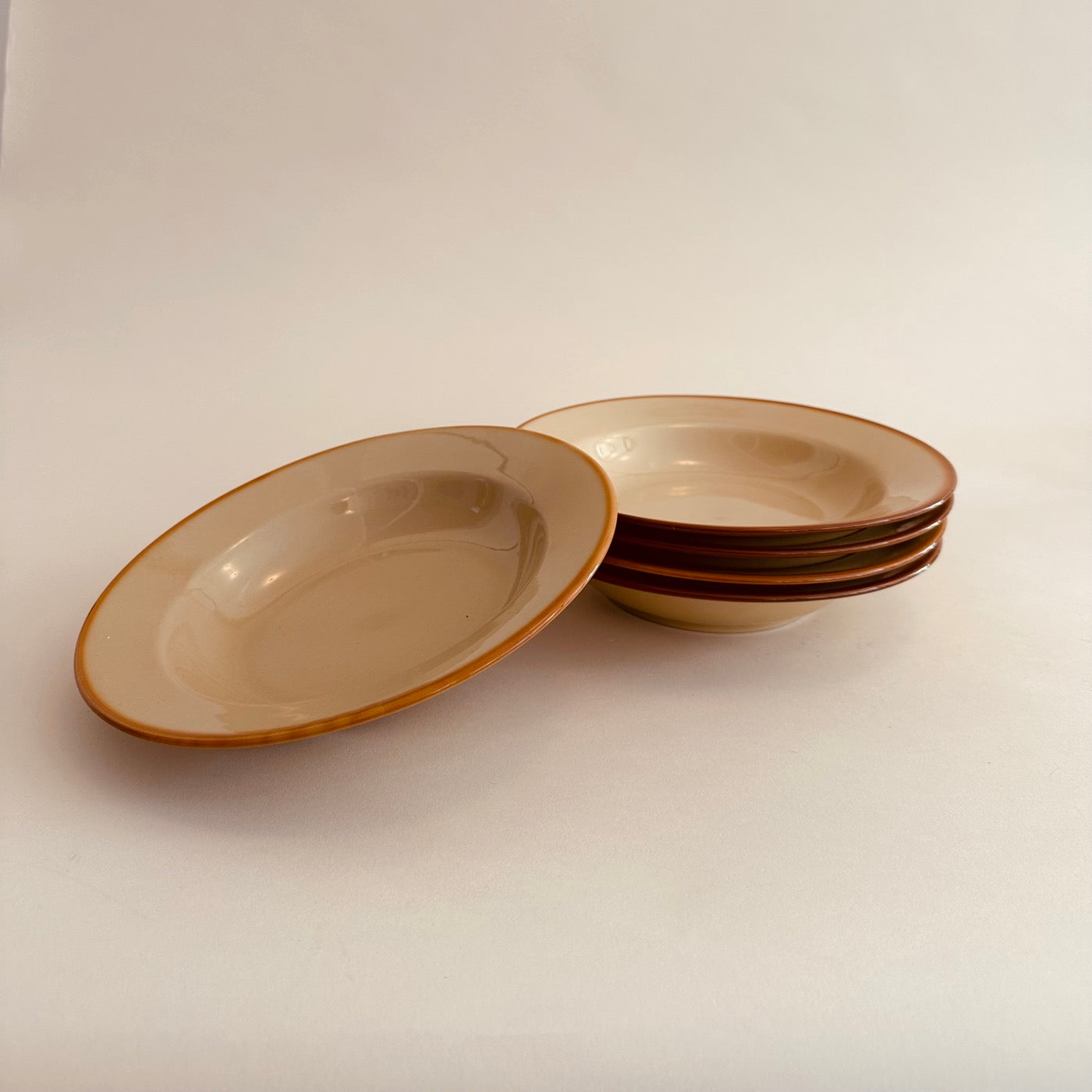 Ensemble D'Assiette Vintage En Céramique