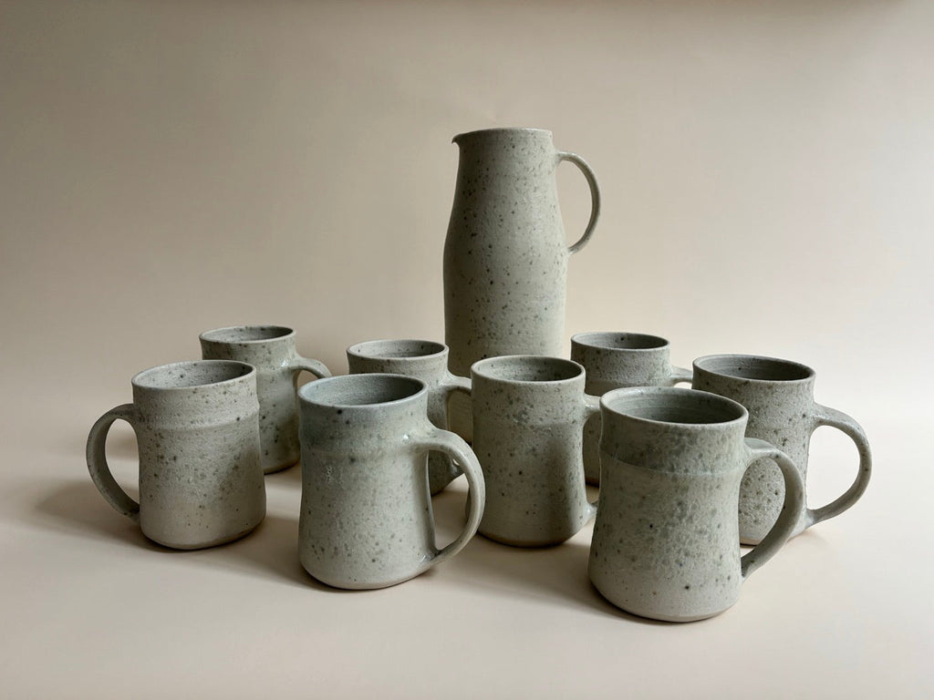 Pichet Et Tasses En Céramique Vert