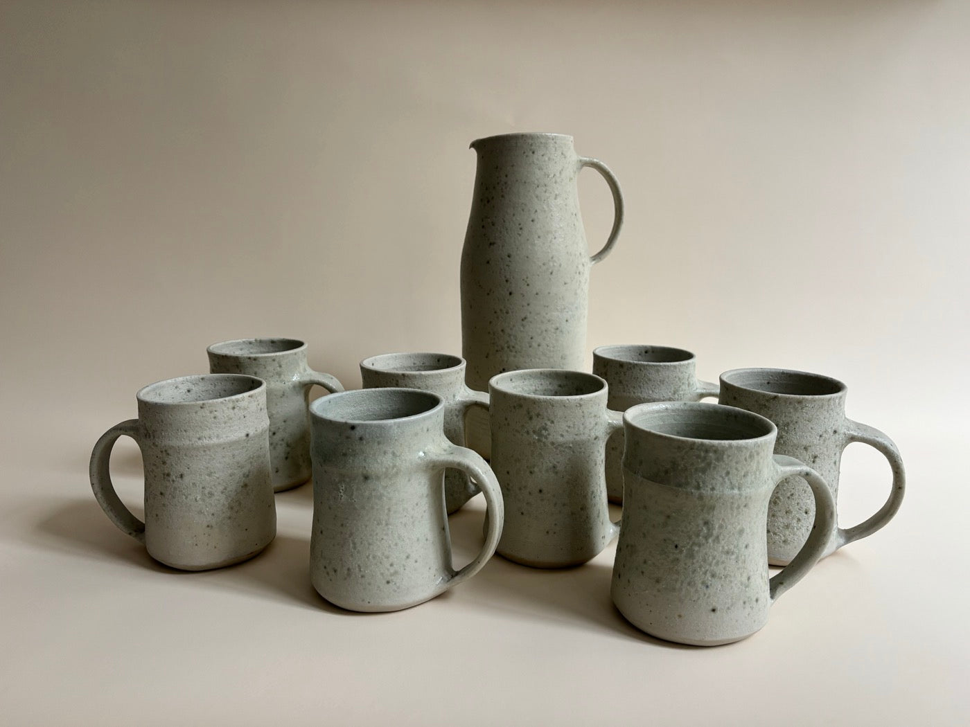 Pichet Et Tasses En Céramique Vert