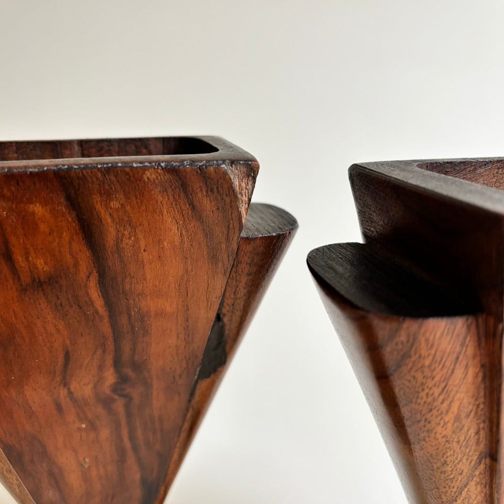 Paire De Vases En Bois Art Deco