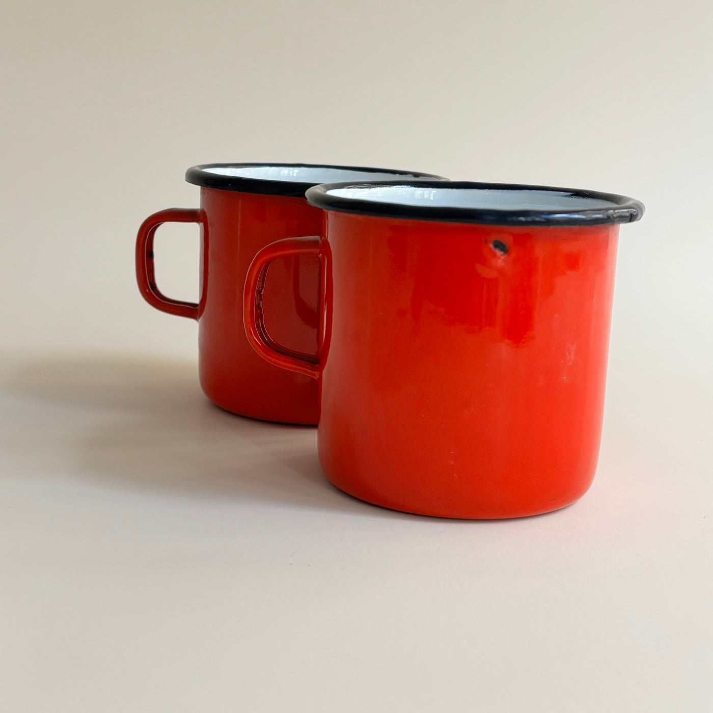 Paire De Tasses En Métal