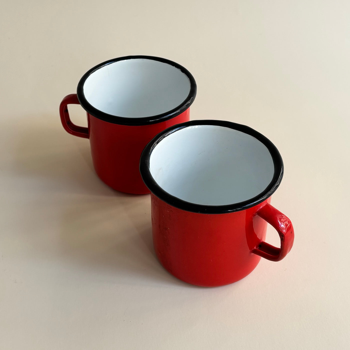 Paire De Tasses En Métal