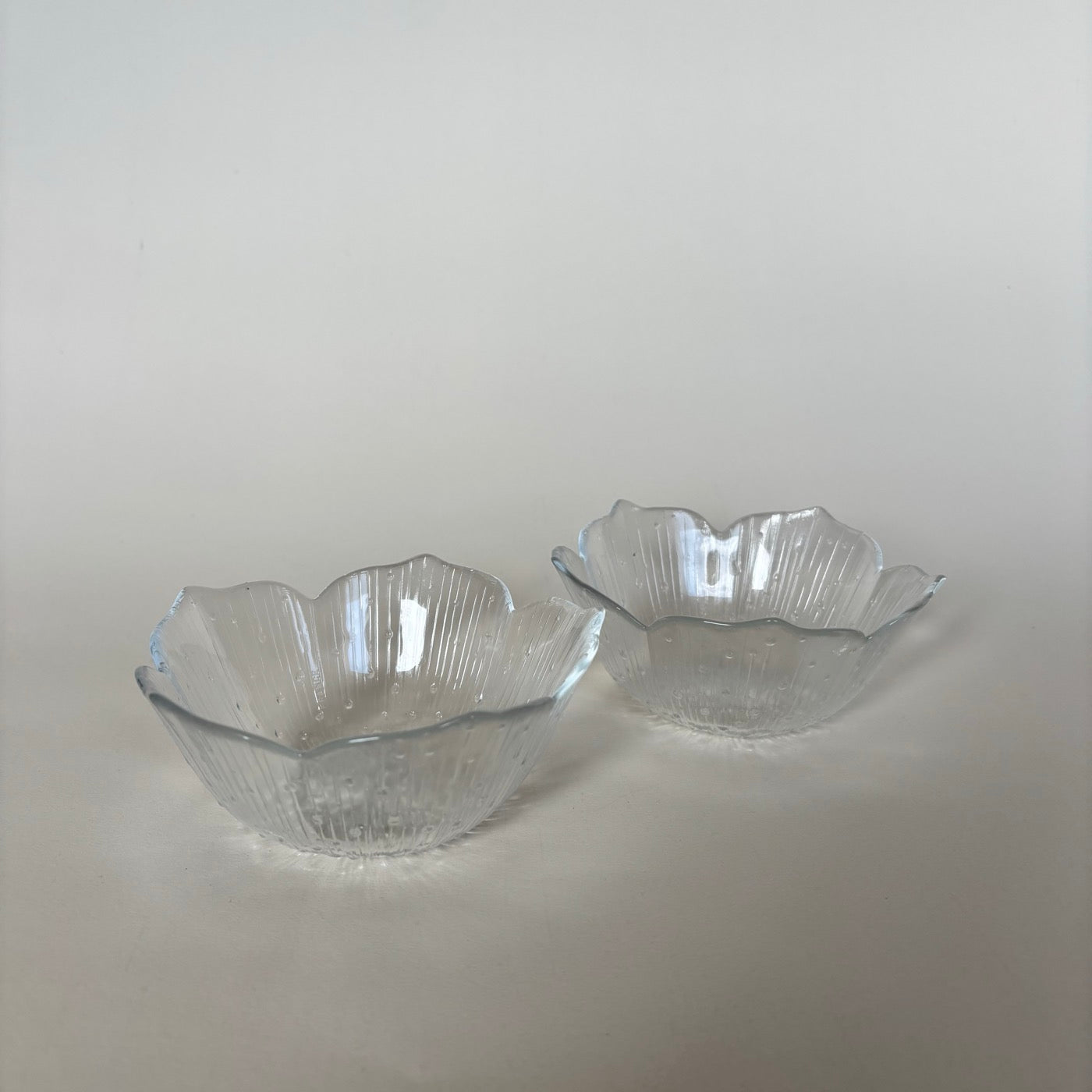 Deux Coupelles En Verre Fleur