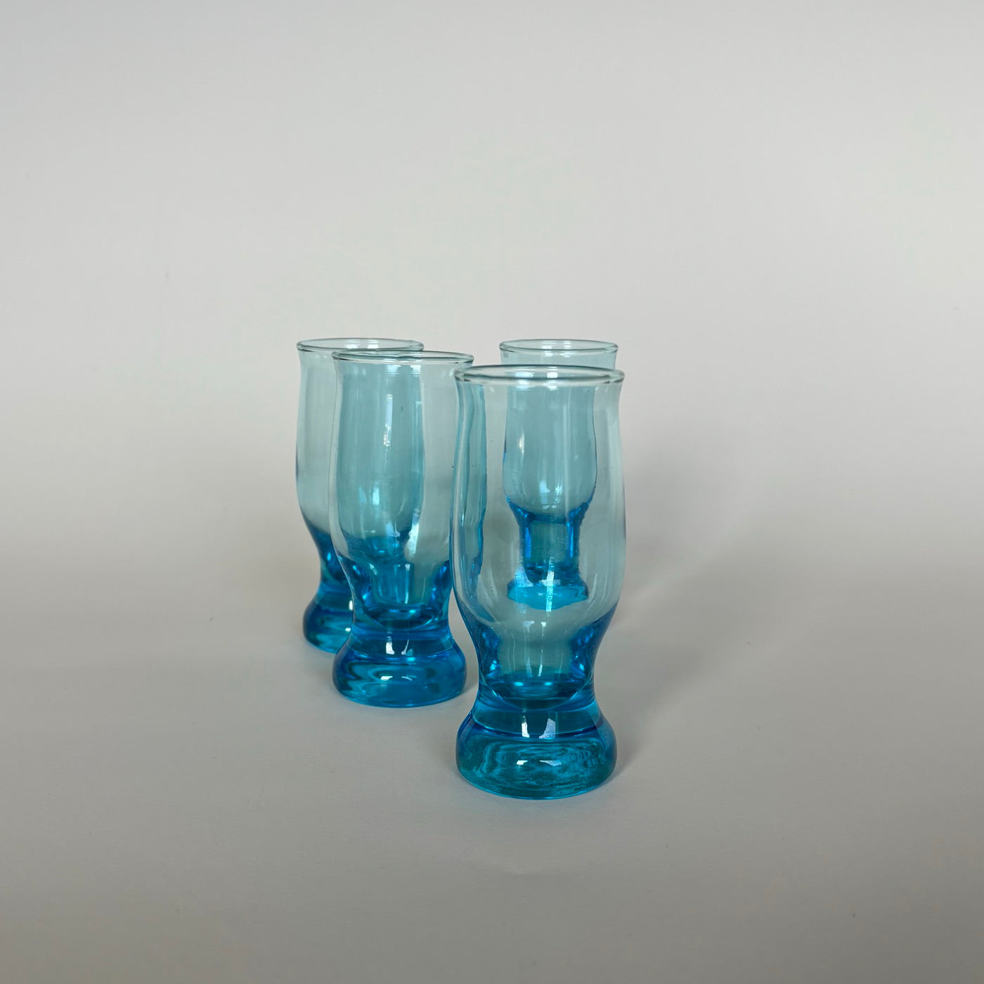 Ensemble De 4 Petits Verres Bleues