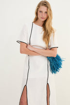 Robe Contraste Fil Blanc