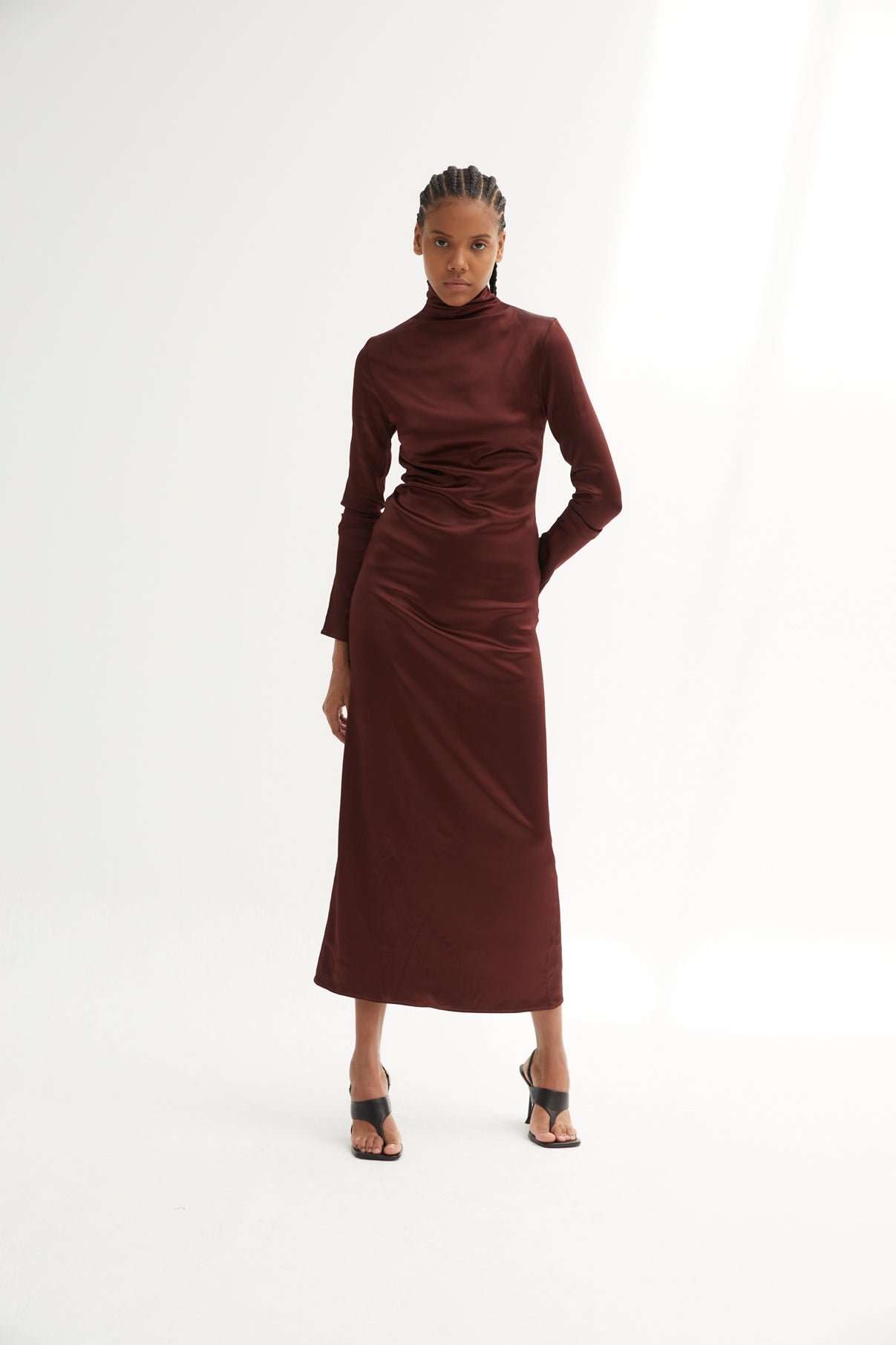 Robe Minimal Satin Marron