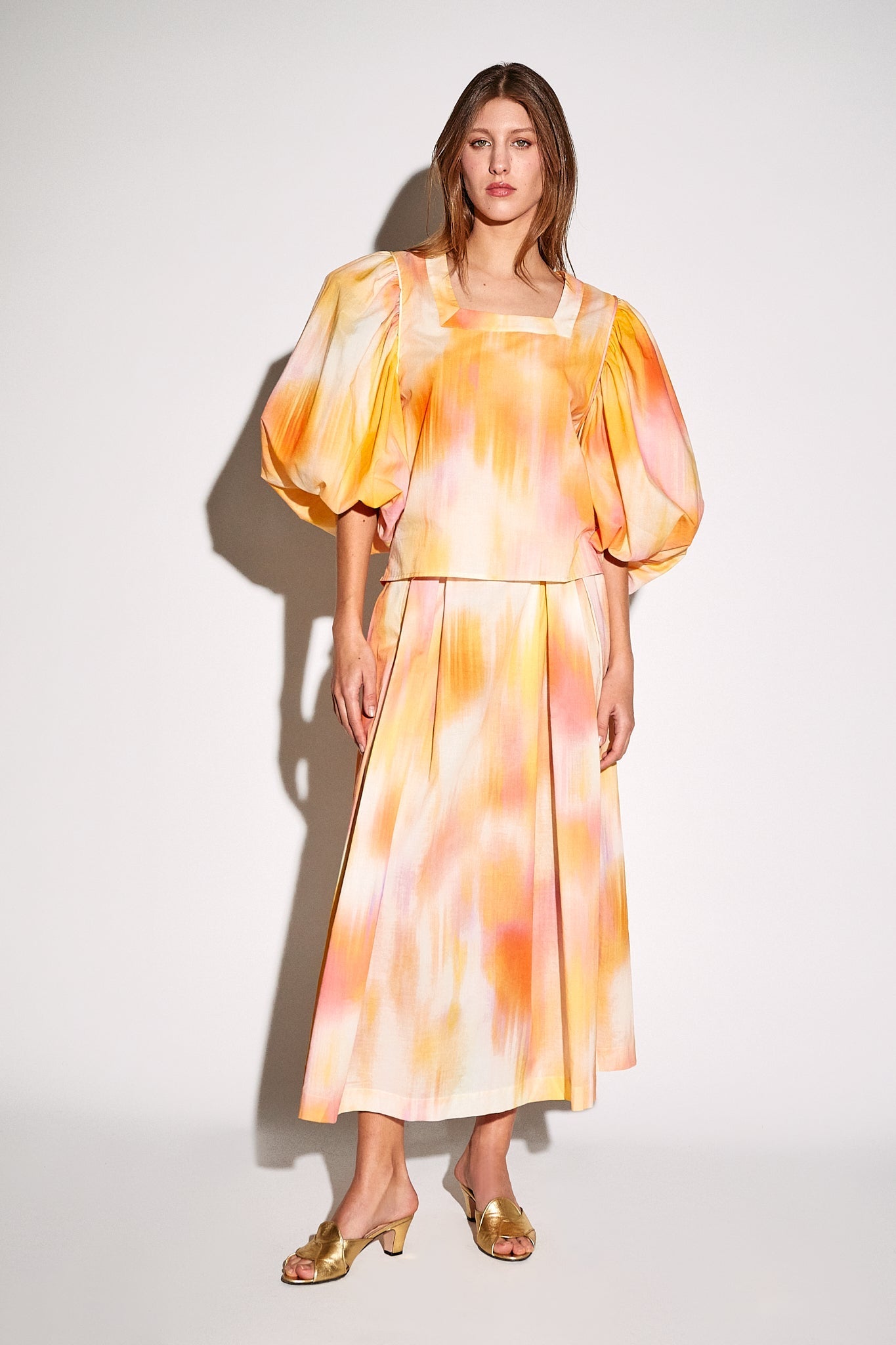 Top Peggy Peach