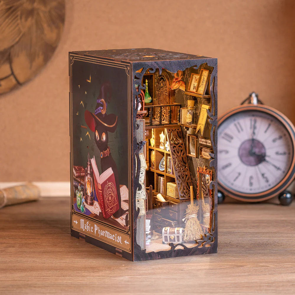 Book Nook - Le Pharmacien Magique