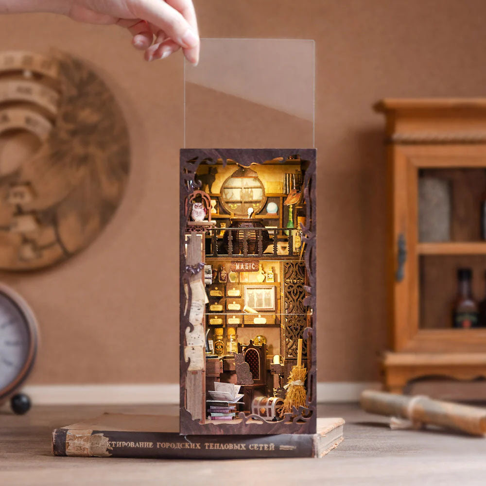 Book Nook - Le Pharmacien Magique