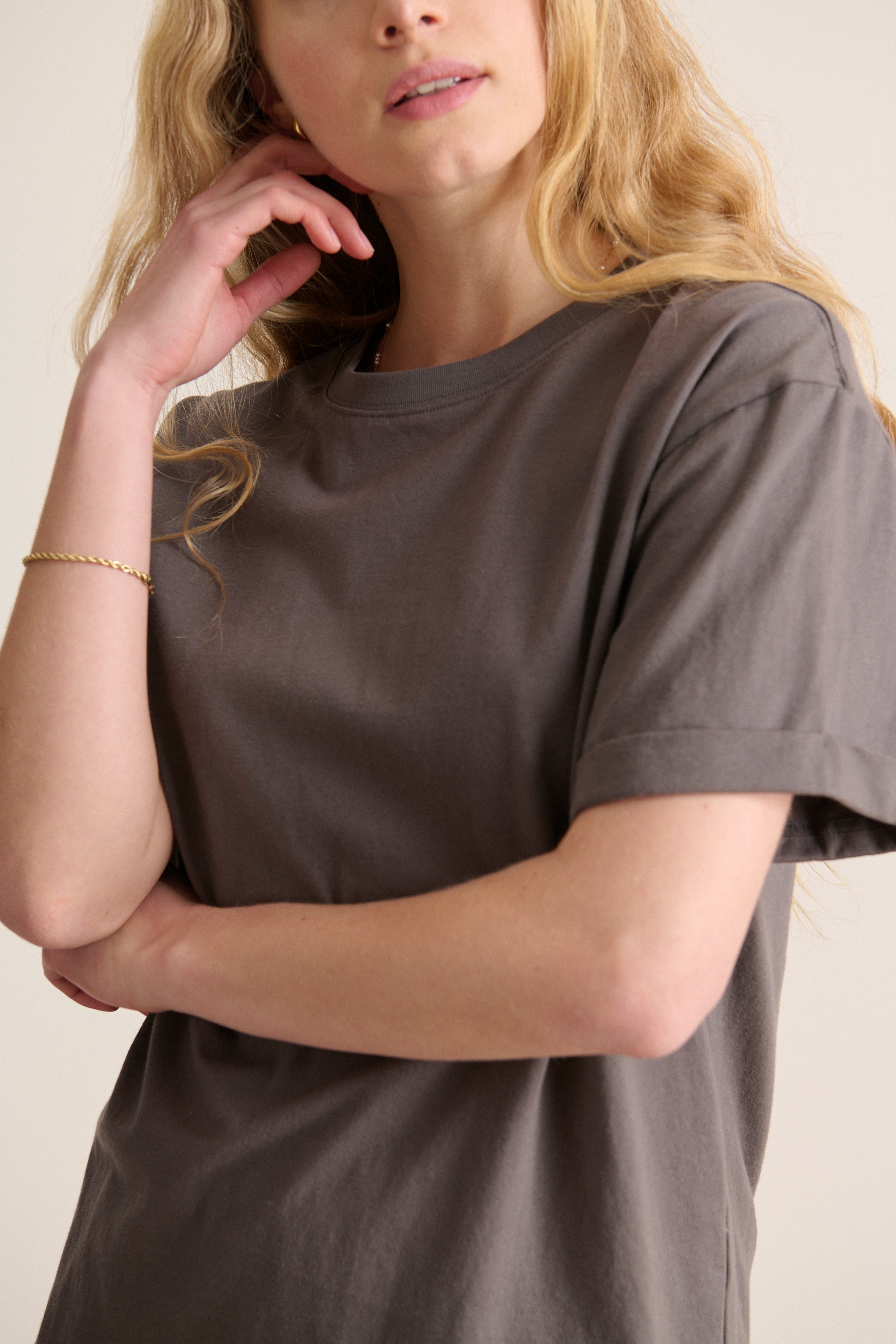 Haut manches courtes, col rond, volume ample. Vêtement femme Garance Paris