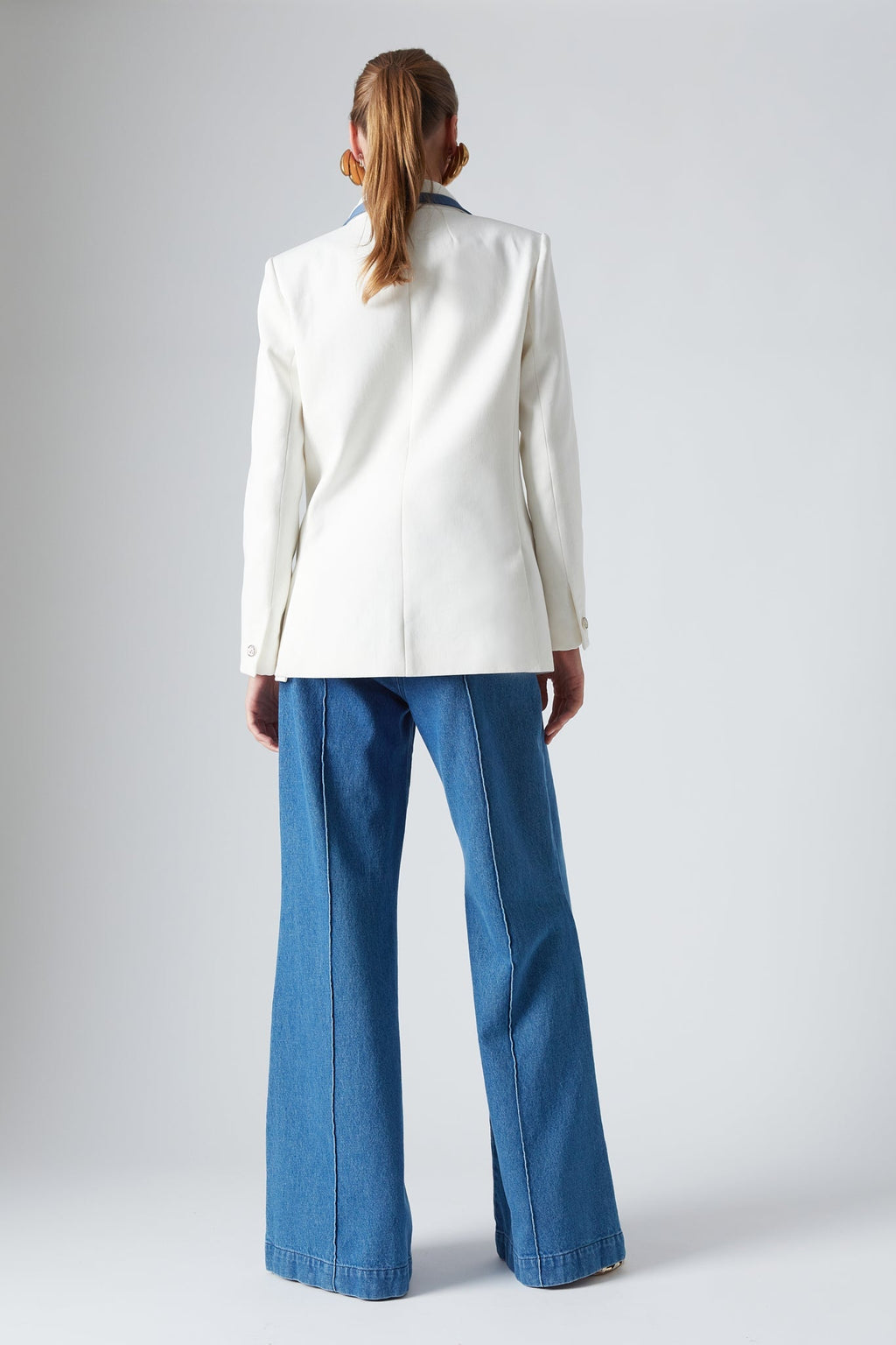 Blazer Henry Navagio