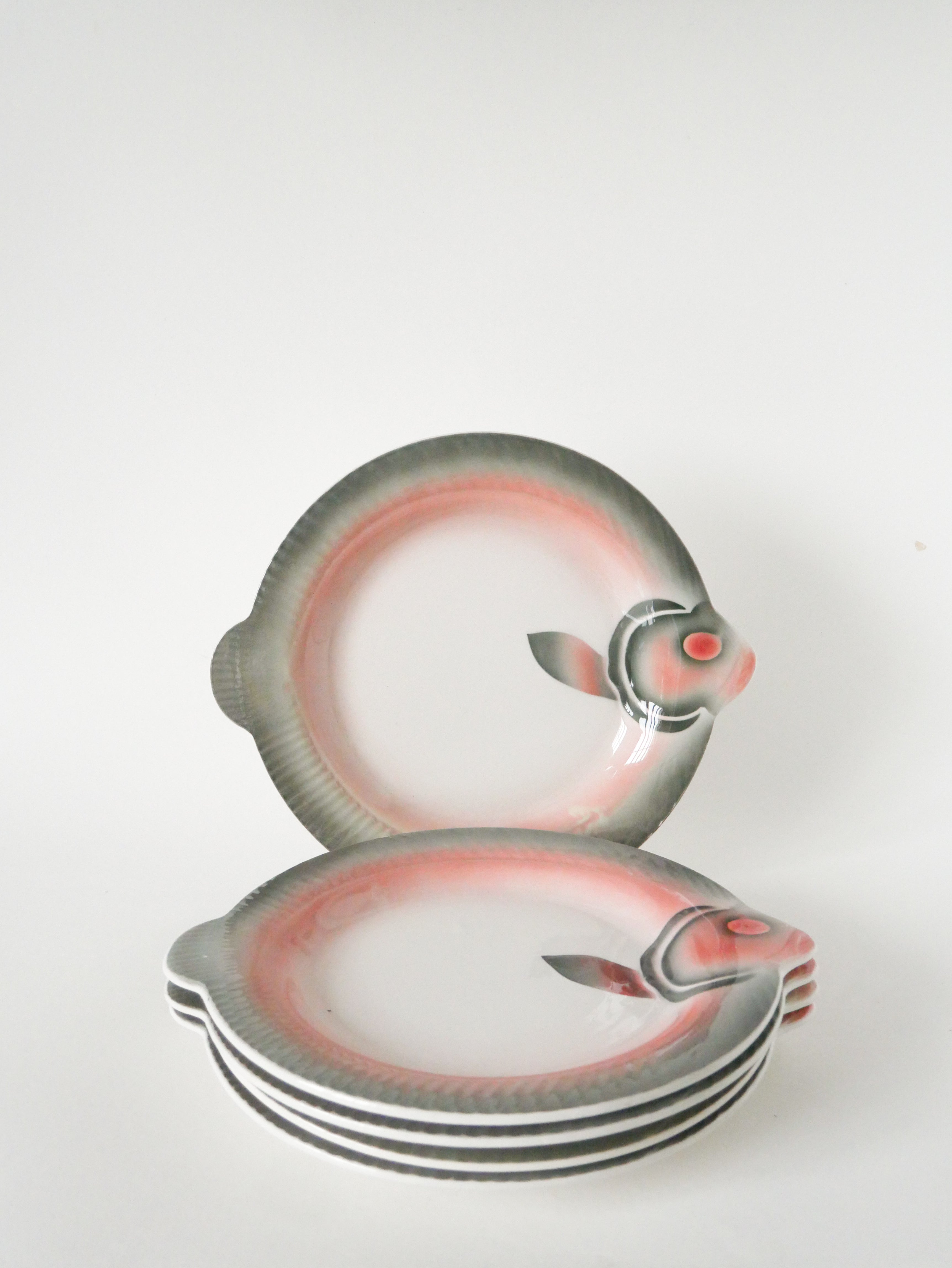 Lot De 6 Assiettes Plates En Barbotine, Forme Poisson, Rose Et Gris, 1960