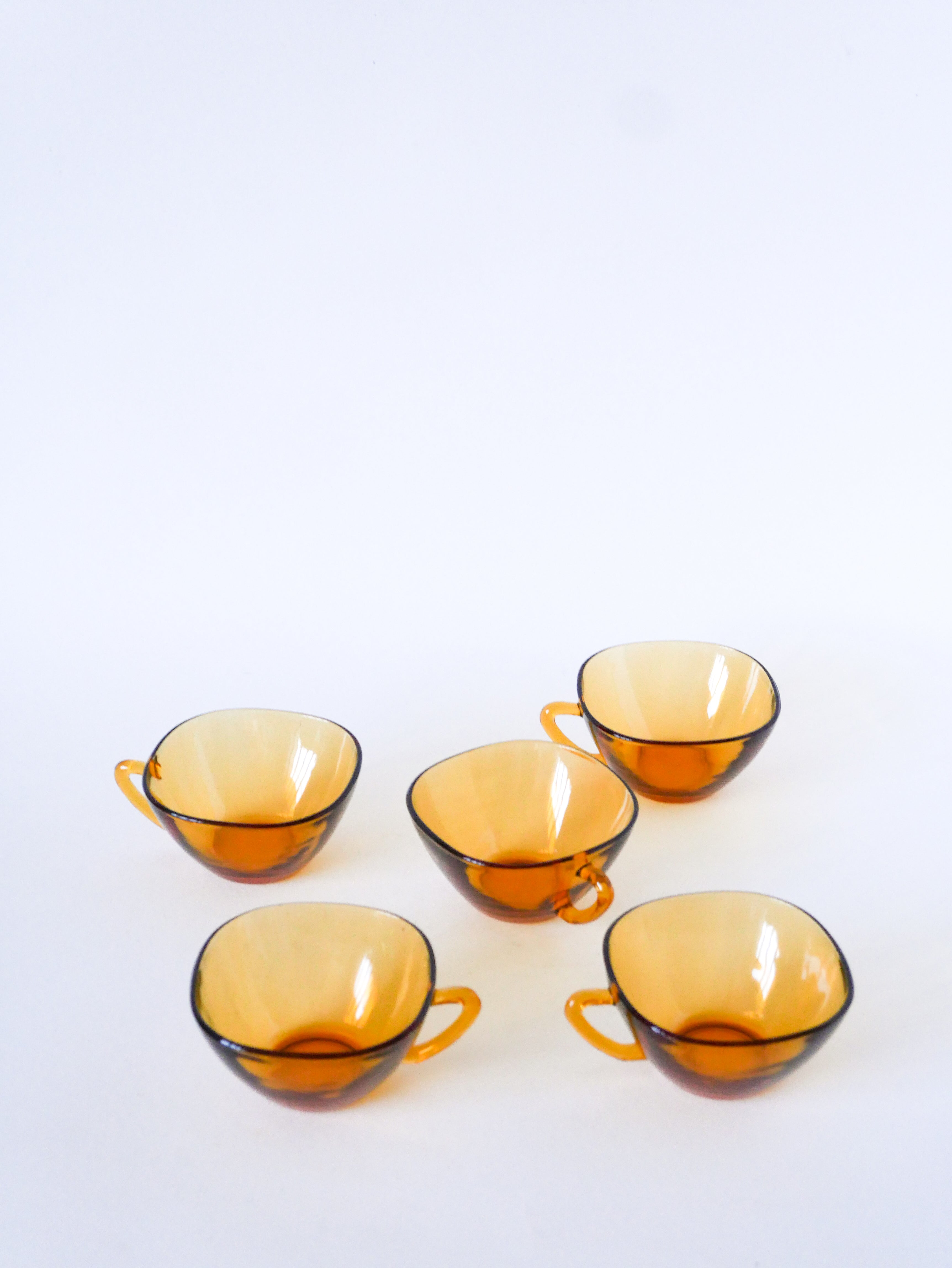 Lot De 5 Tasses À Café En Verre Ambré, Design, 1970