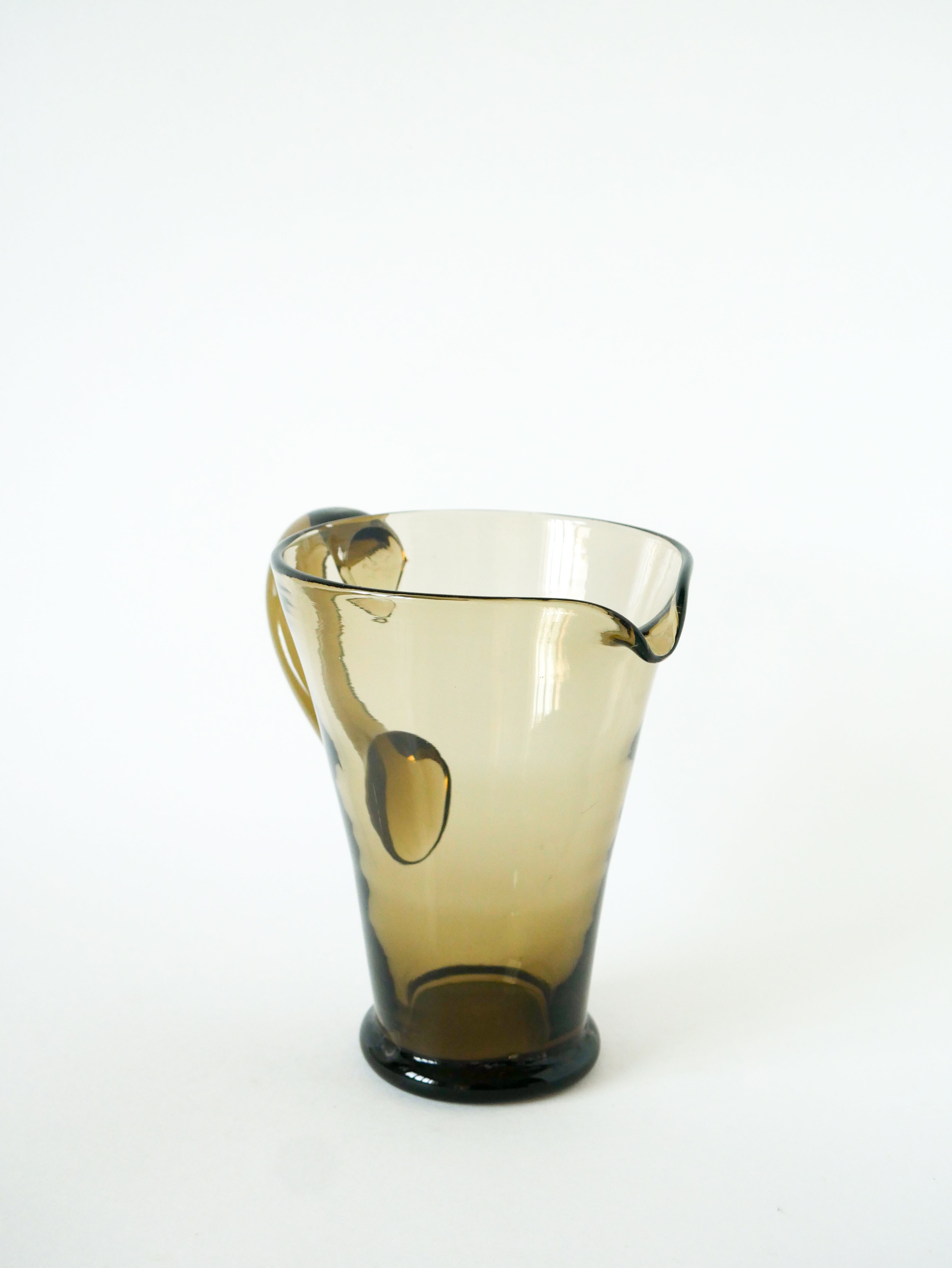 Pichet En Verre Fumé, Design, 1970 - 21 X 19 Cm