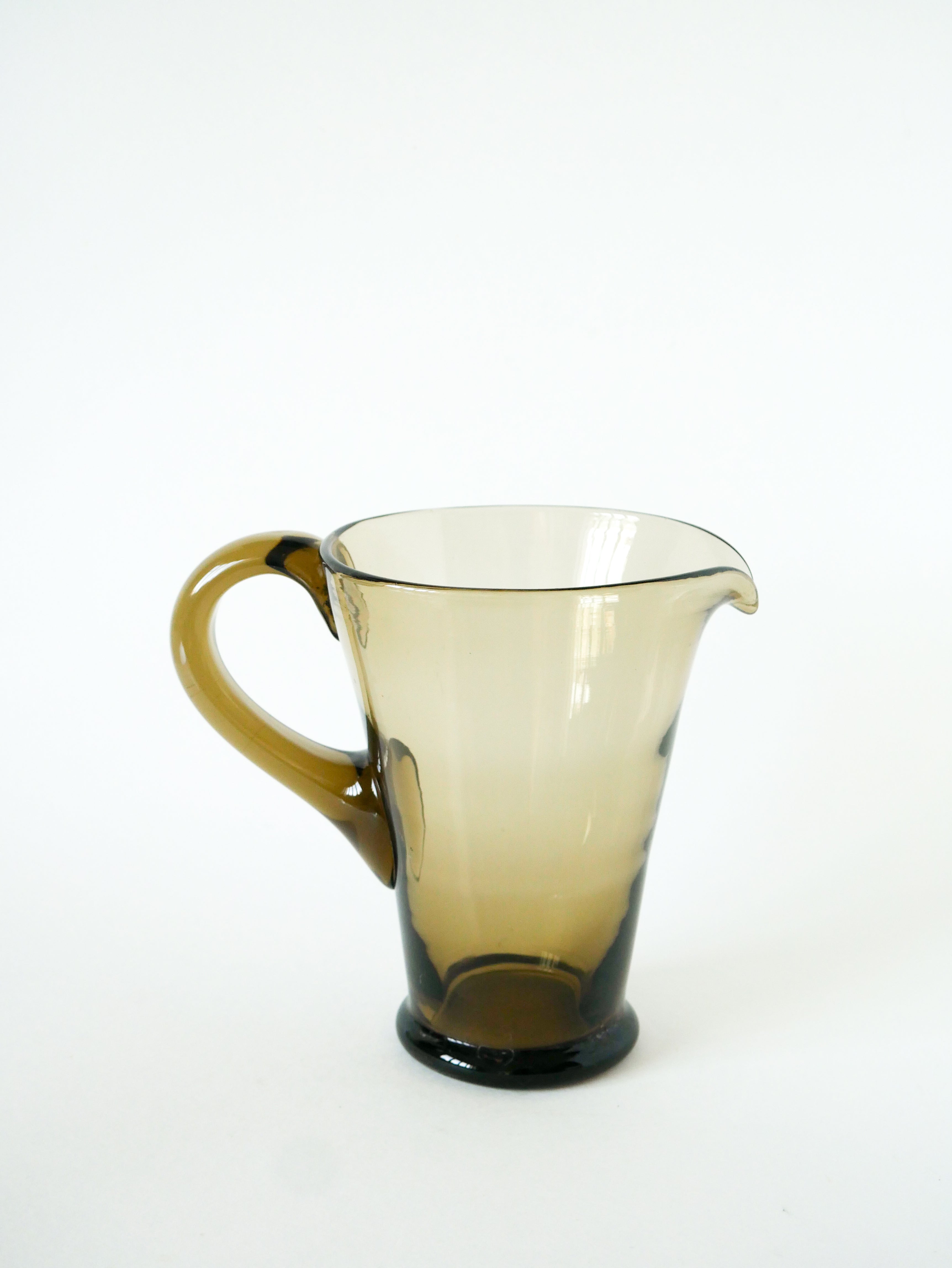 Pichet En Verre Fumé, Design, 1970 - 21 X 19 Cm