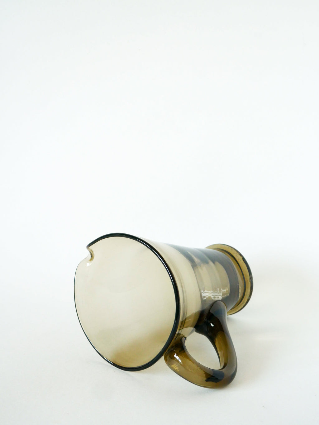 Pichet En Verre Fumé, Design, 1970 - 21 X 19 Cm