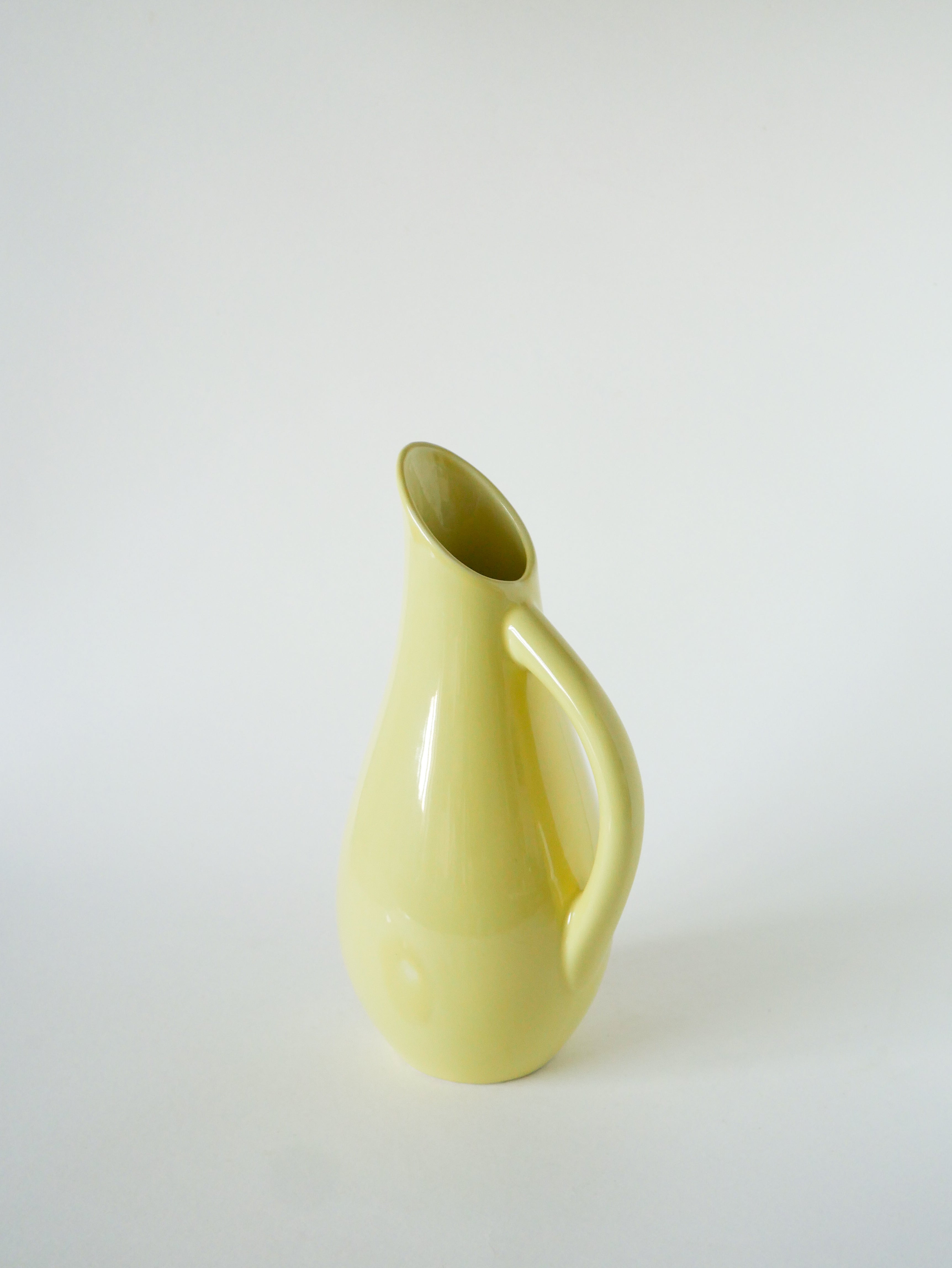 Grand Pichet En Céramique, Jaune Beurre, Signé Magda, 1960