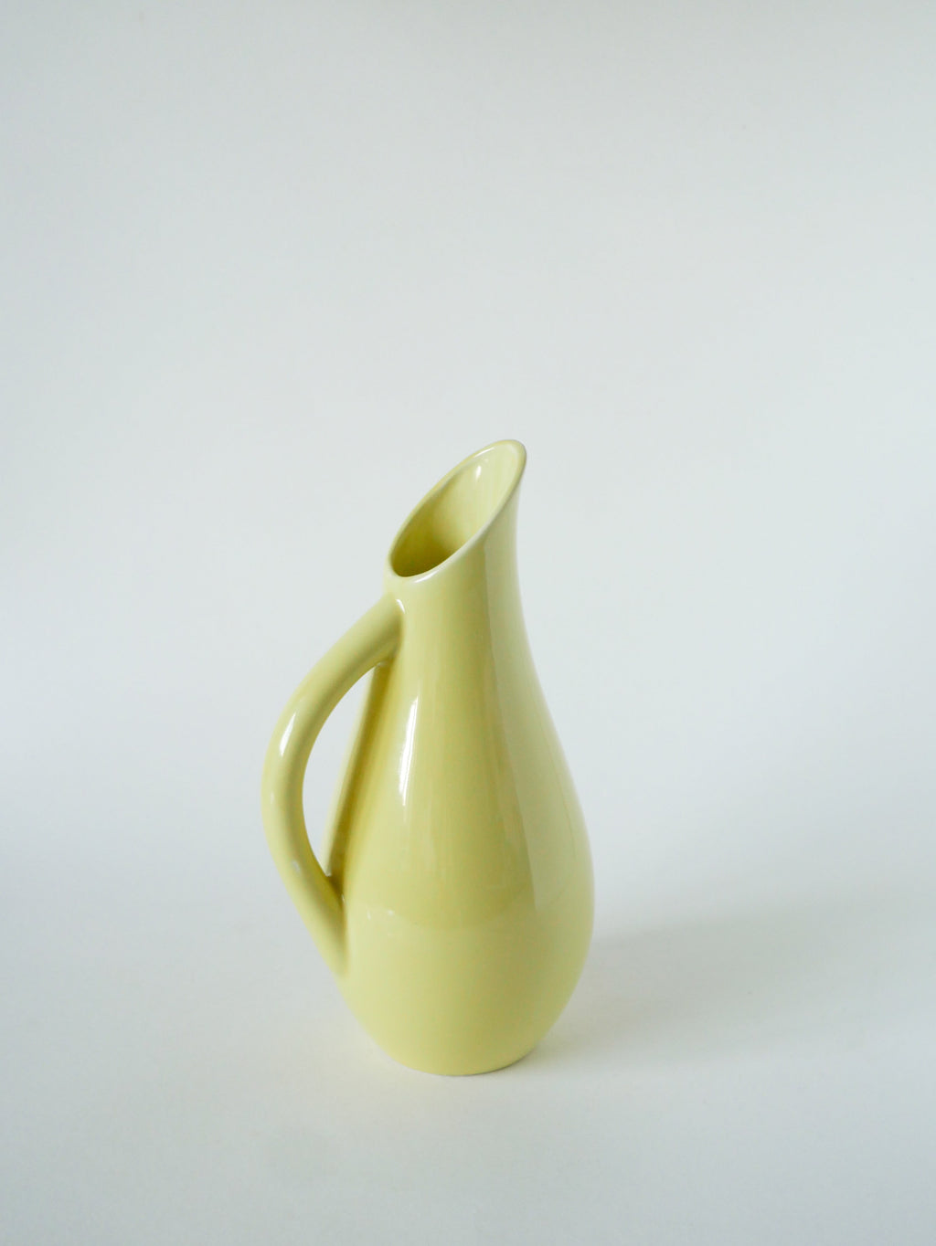 Grand Pichet En Céramique, Jaune Beurre, Signé Magda, 1960