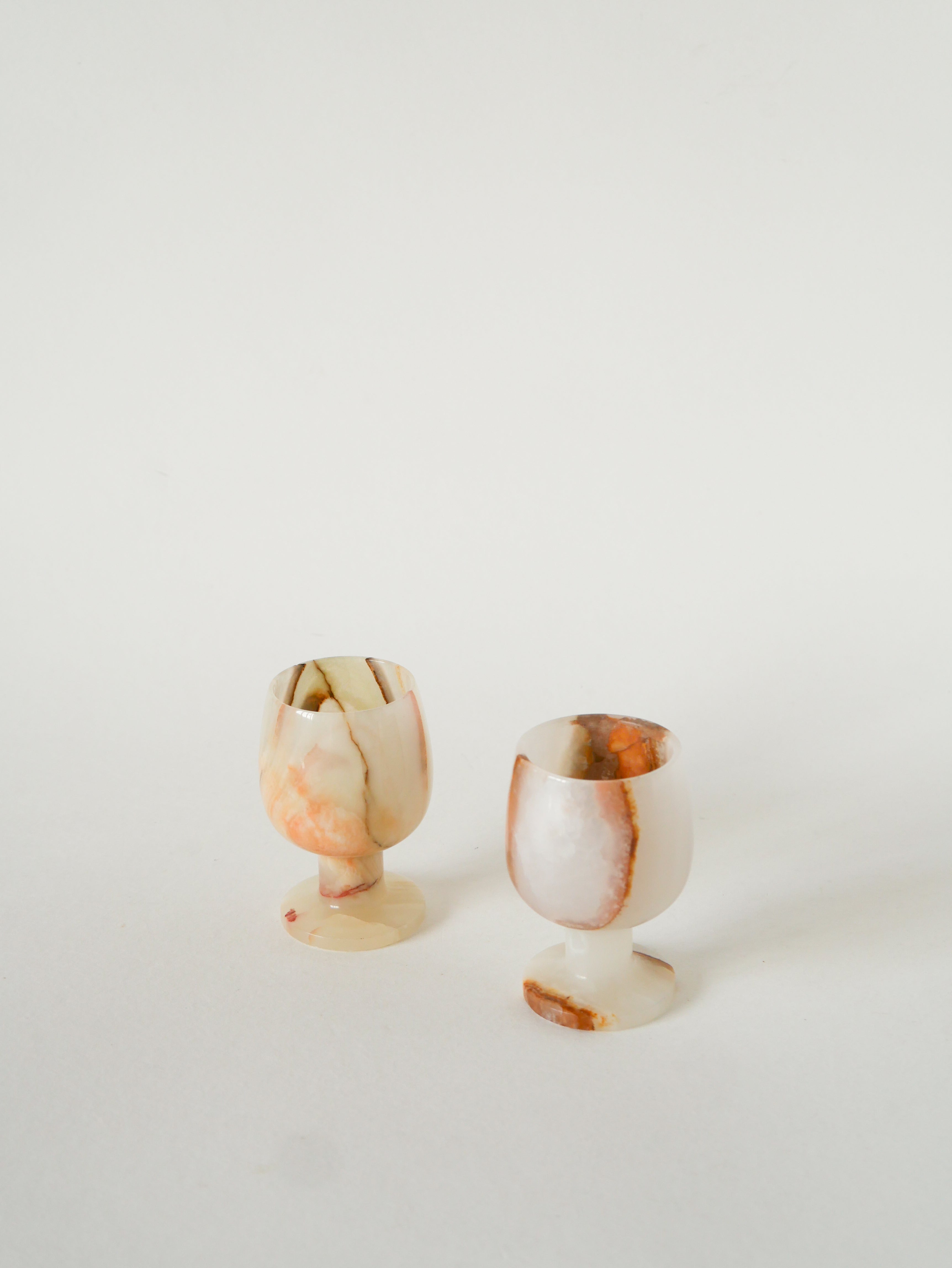Paire De Coquetiers En Albâtre, Beige Et Marron, 1970 - 8 X 4.5 Cm