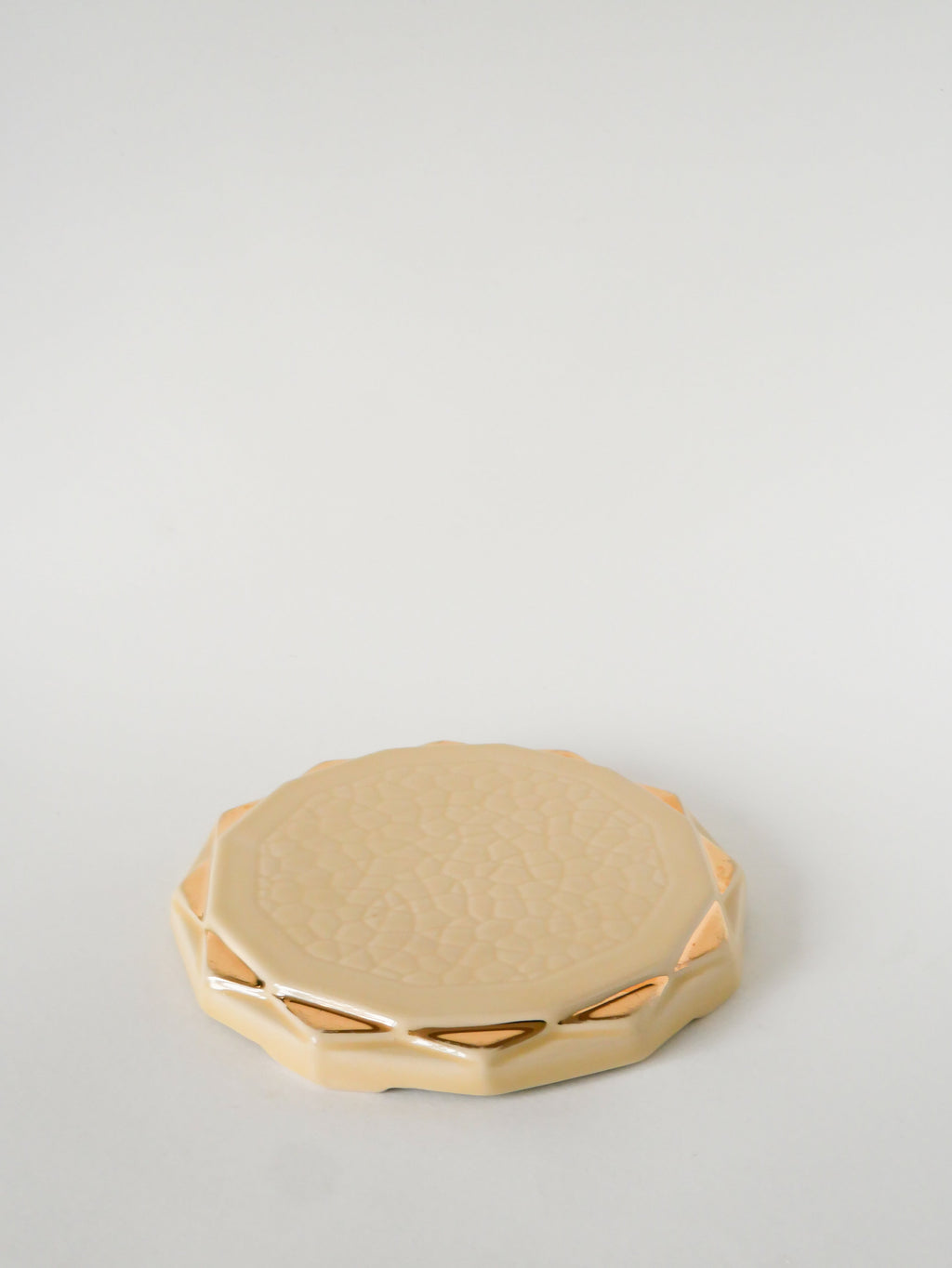 Dessous De Plat En Céramique, Jaune Beurre Et Doré, 1960