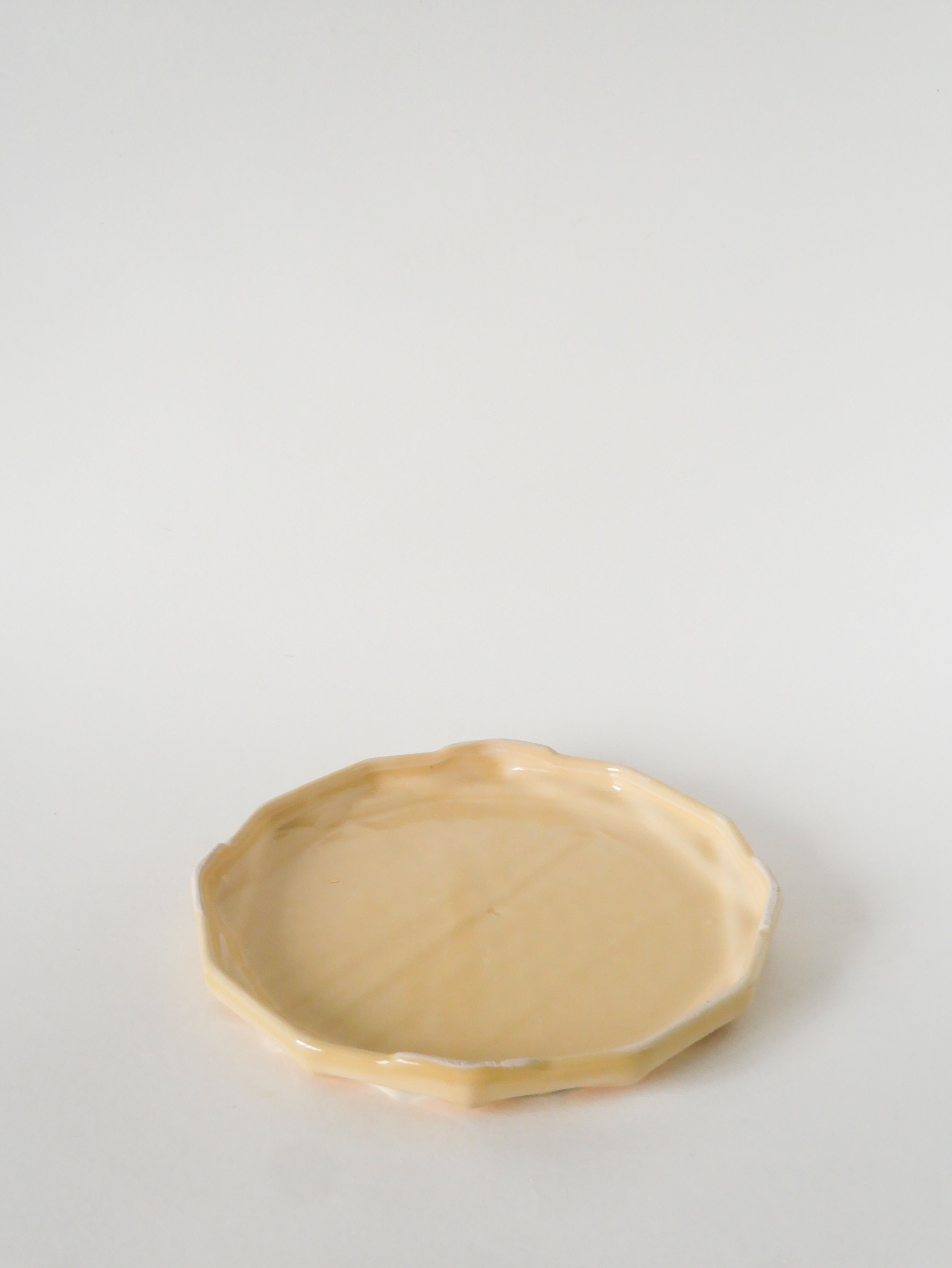 Dessous De Plat En Céramique, Jaune Beurre Et Doré, 1960