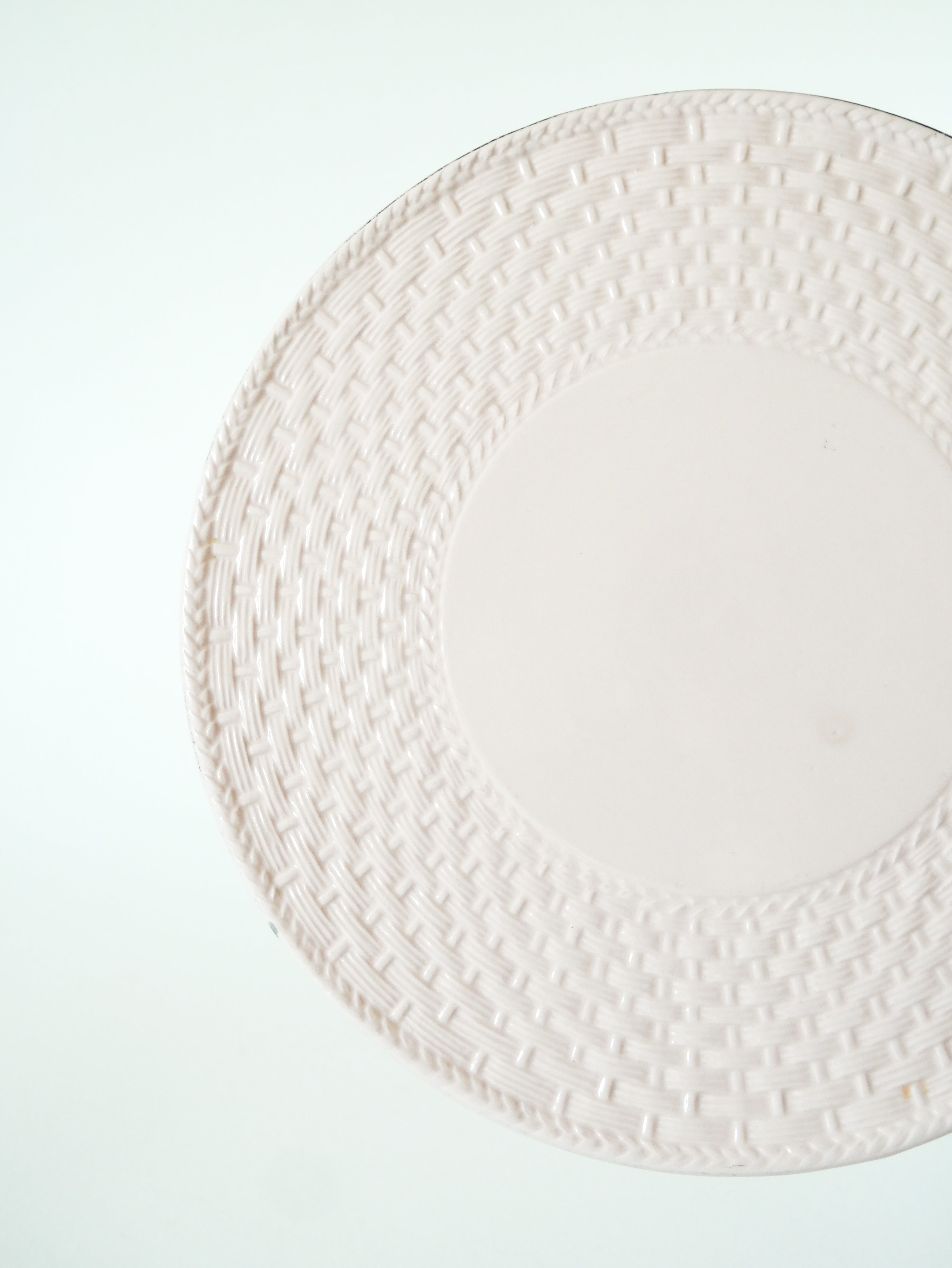 Plat À Tarte En Barbotine Effet Tressé, Rose Pâle, 1970