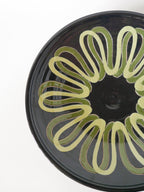 Grande Coupe En Céramique, Motifs Abstraits, Noir & Jaune, Made In Belgium, 1960 - 30 X 5 Cm