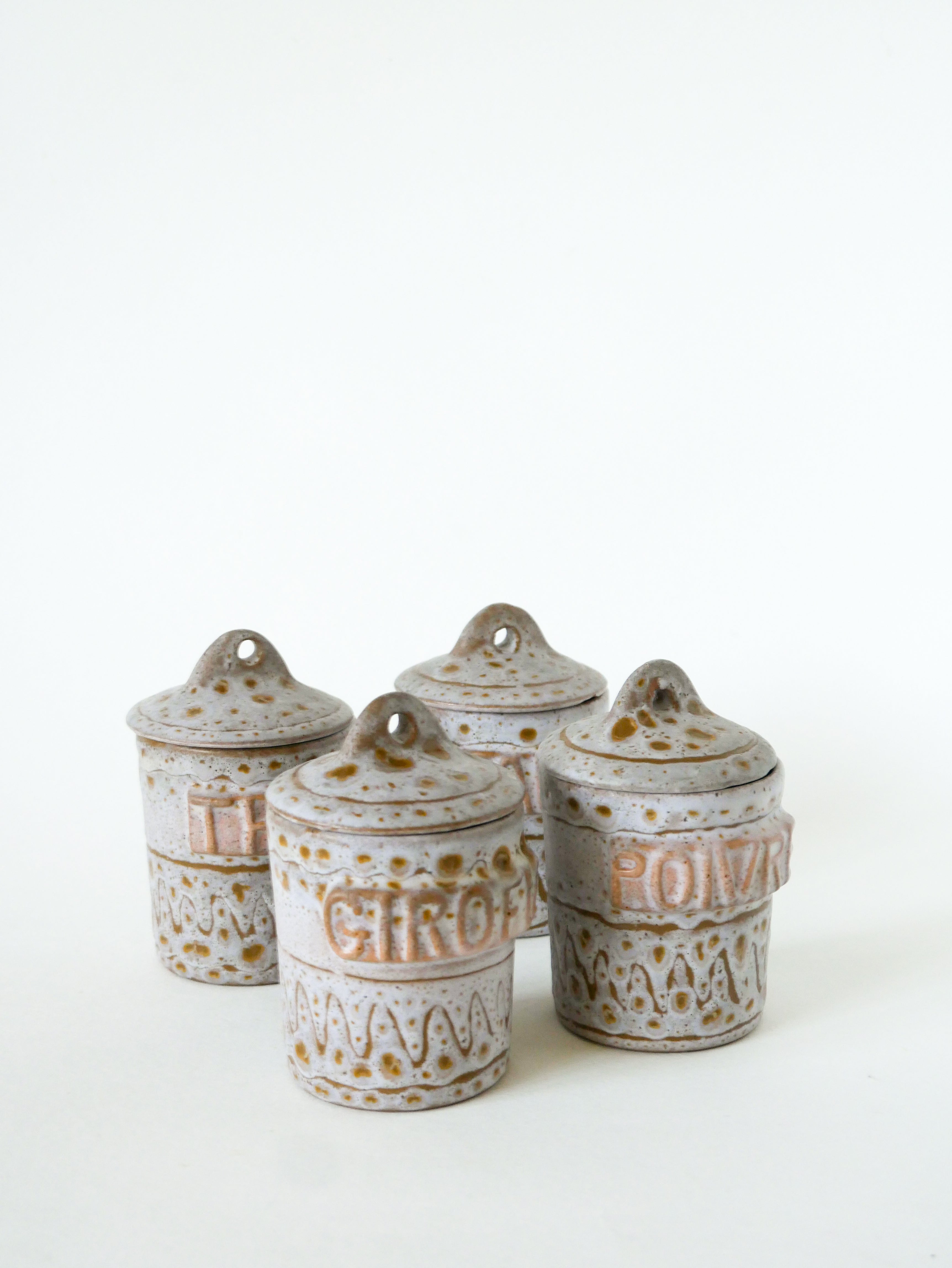 Lot De 4 Pots À Épices En Céramique, Signés Austruy, 1970 11 X 9 Cm