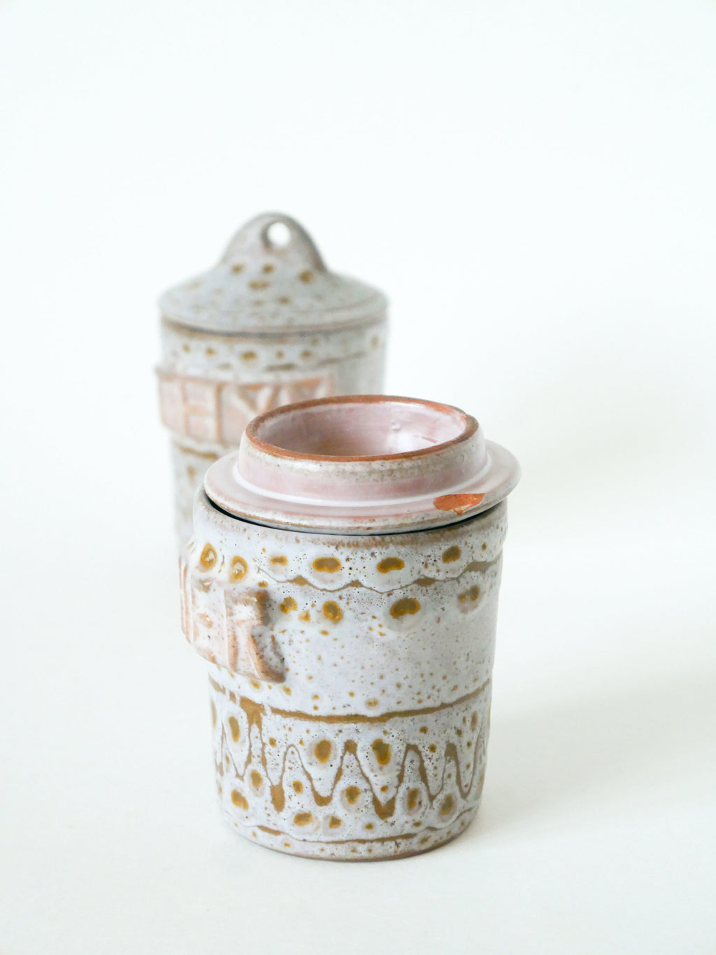 Lot De 4 Pots À Épices En Céramique, Signés Austruy, 1970 11 X 9 Cm