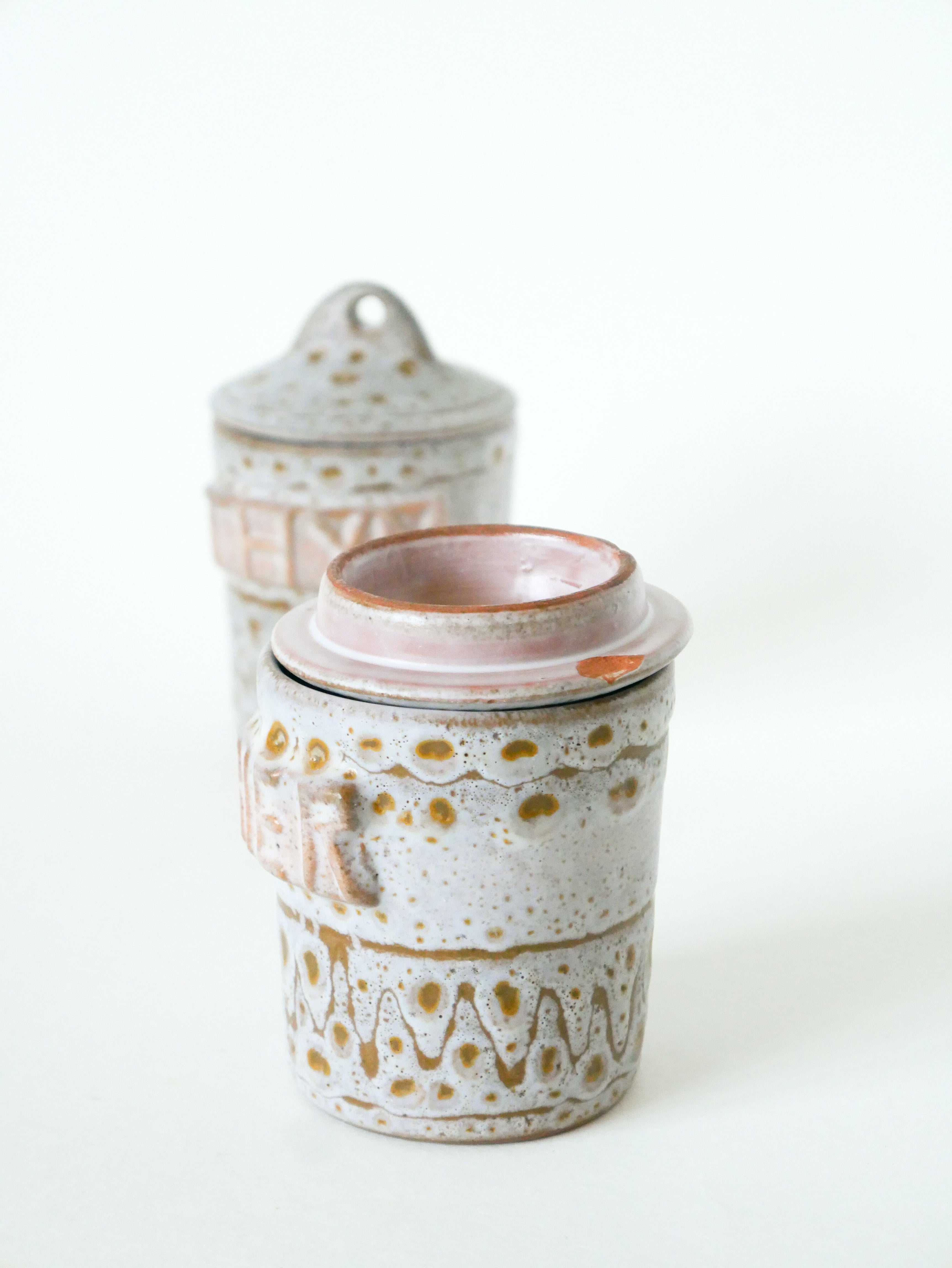 Lot De 4 Pots À Épices En Céramique, Signés Austruy, 1970 11 X 9 Cm