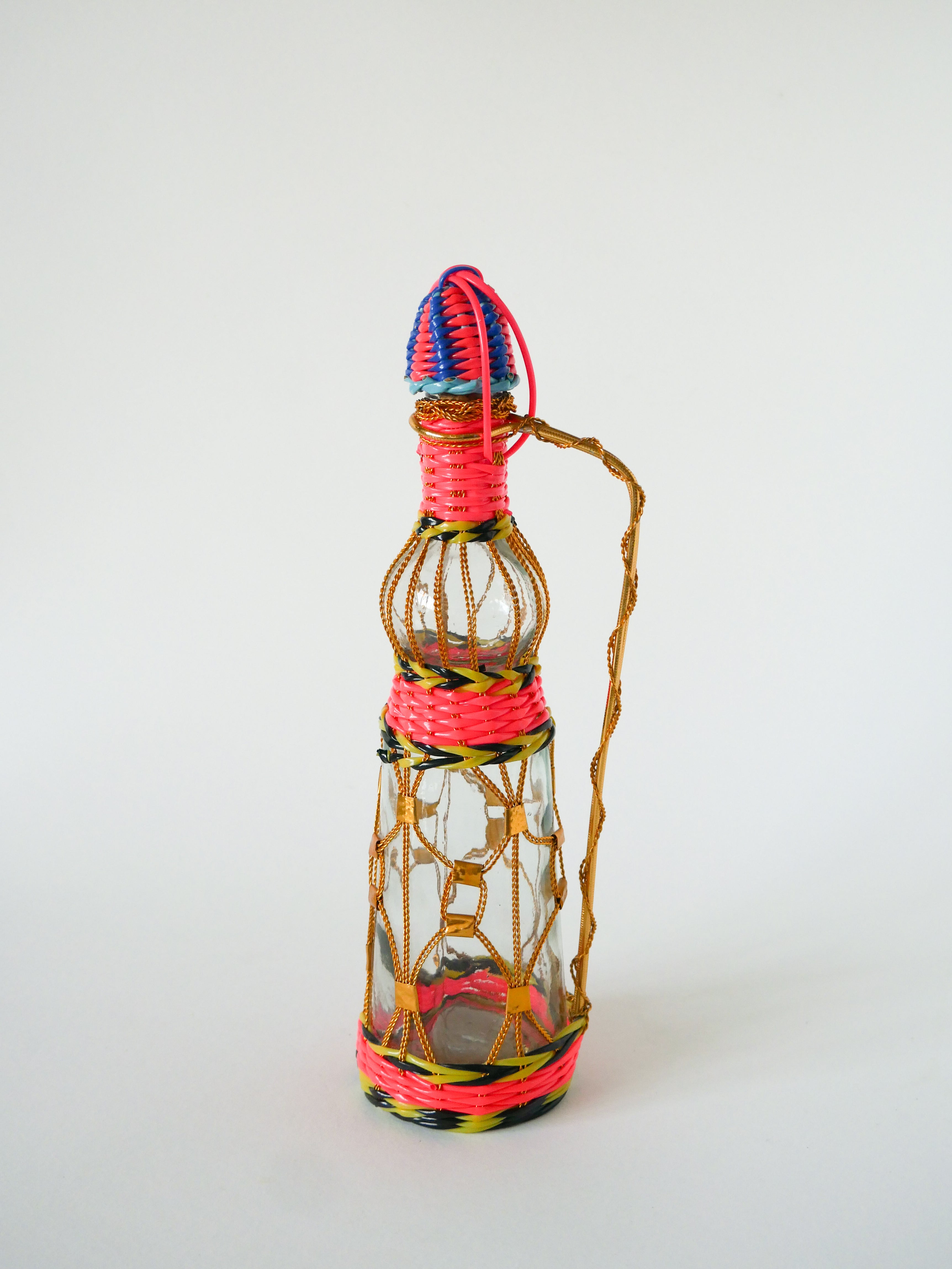 Bouteille En Verre Et Scoubidou, Multicolore, 1970