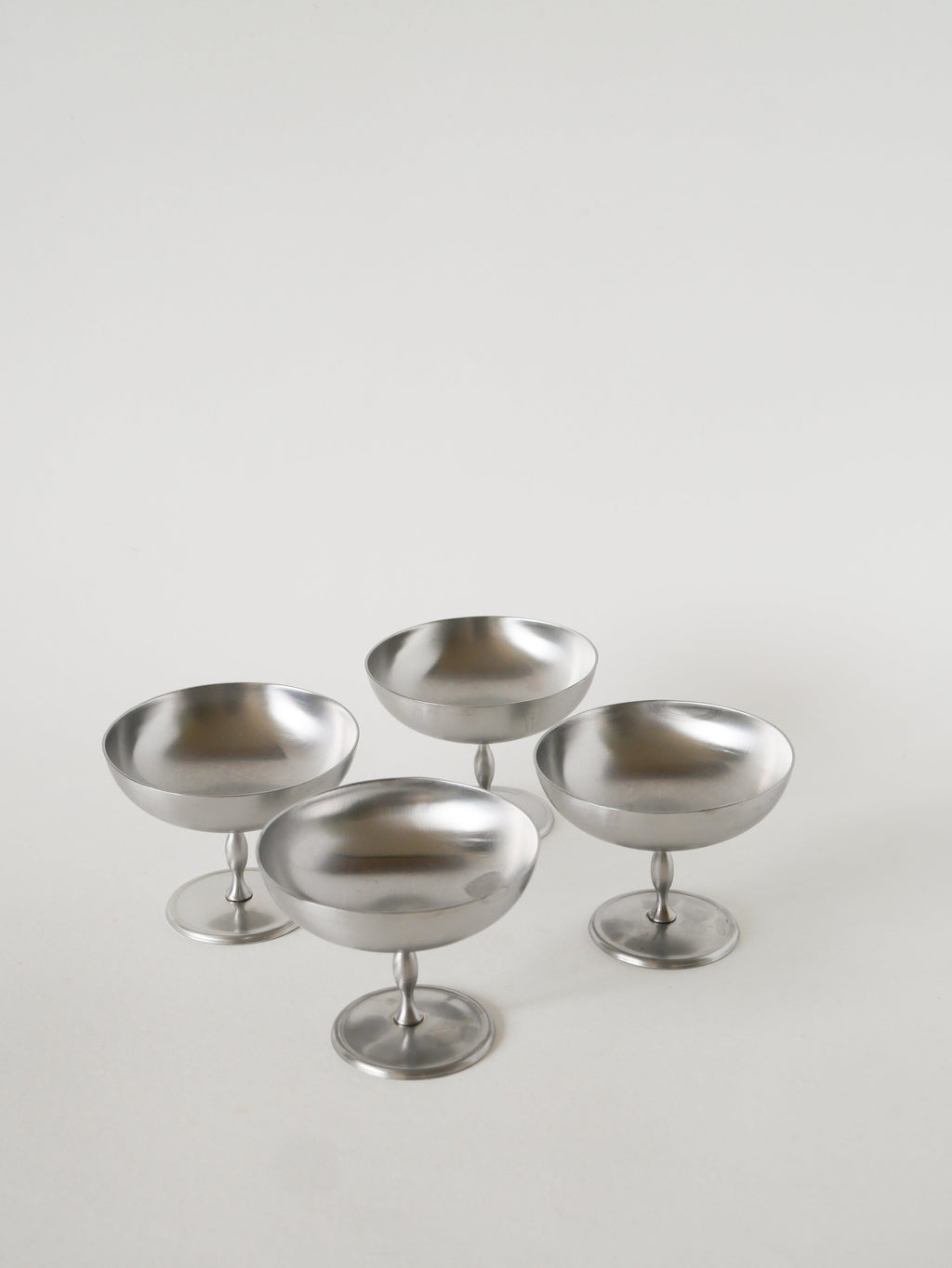 Lot De 4 Coupes À Glace En Inox Mat, Pieds Haut, Forme Libre, Design, 1970