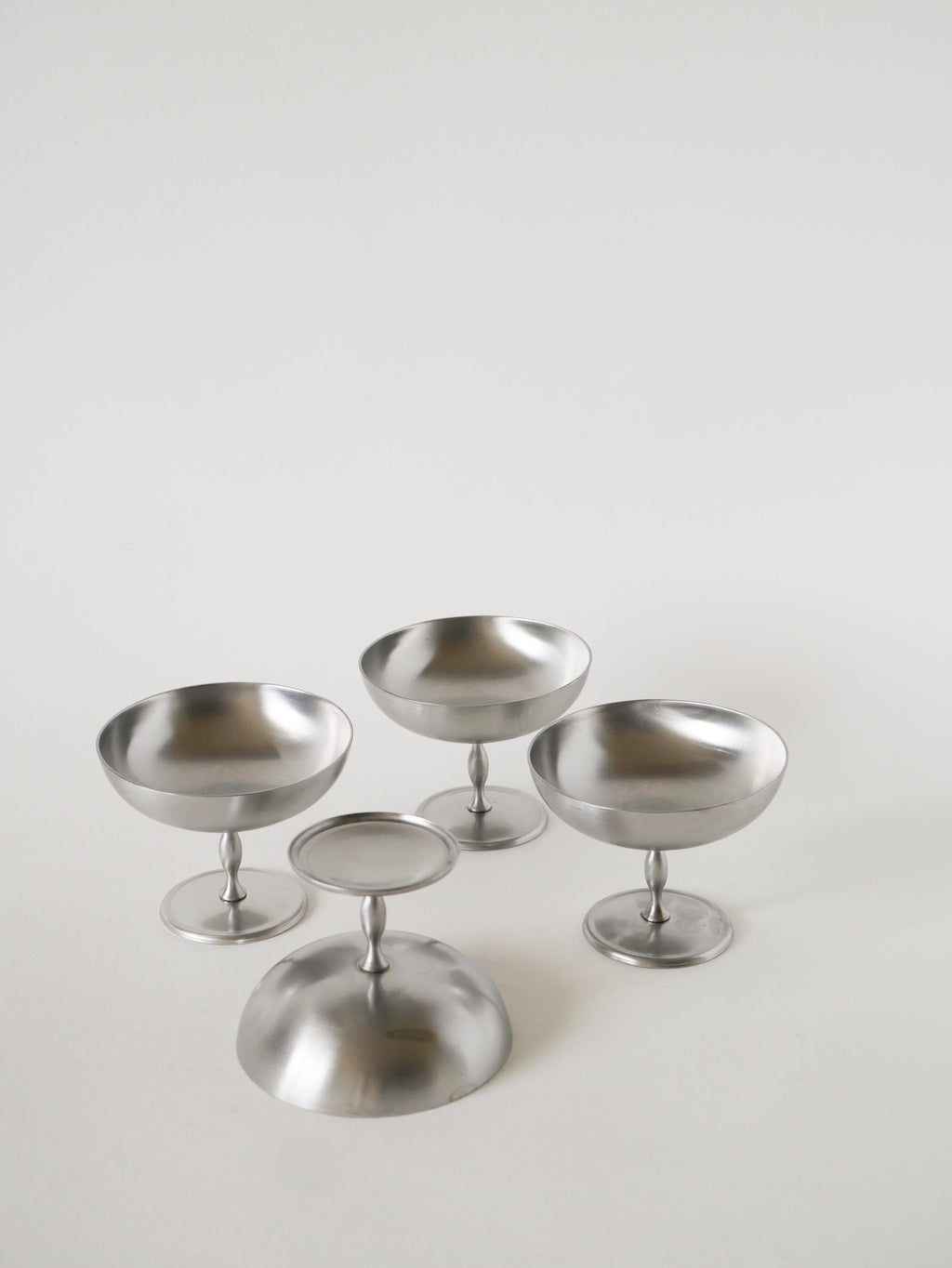 Lot De 4 Coupes À Glace En Inox Mat, Pieds Haut, Forme Libre, Design, 1970