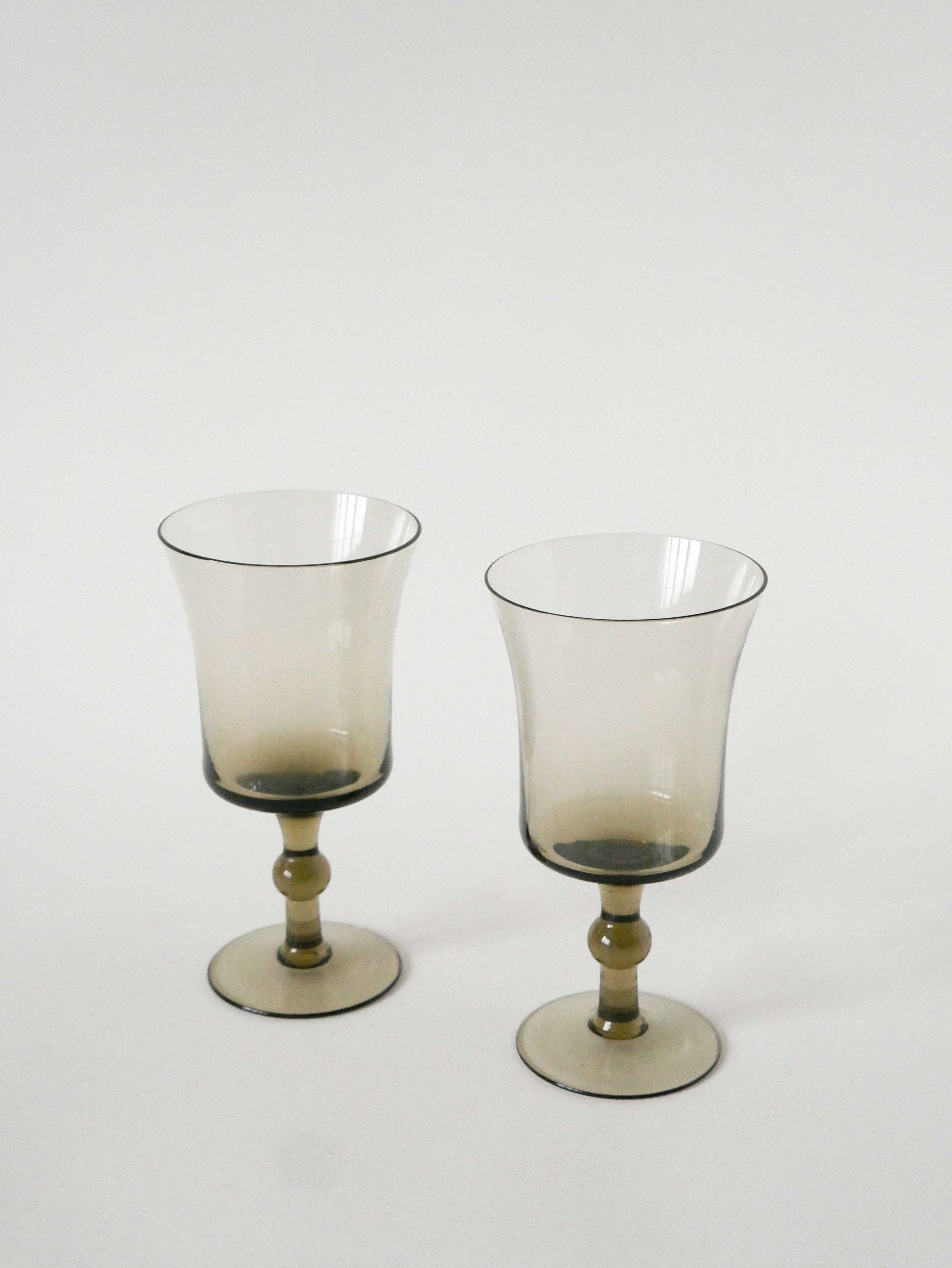 Duo De Grands Verres À Vin, Verre Fumé, Design, 1970