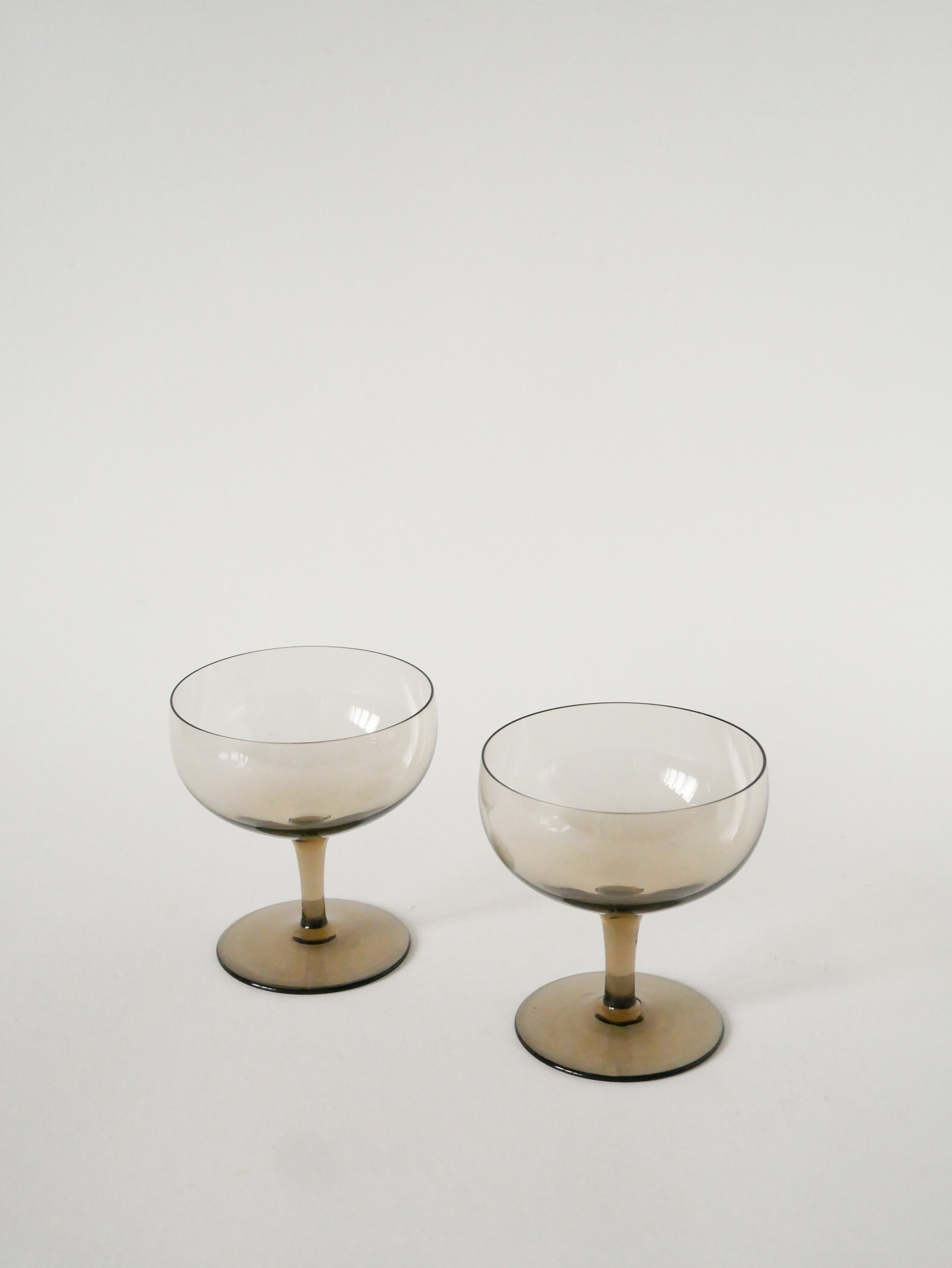 Duo De Coupes À Champagne, Verre Fumé, Design, 1970