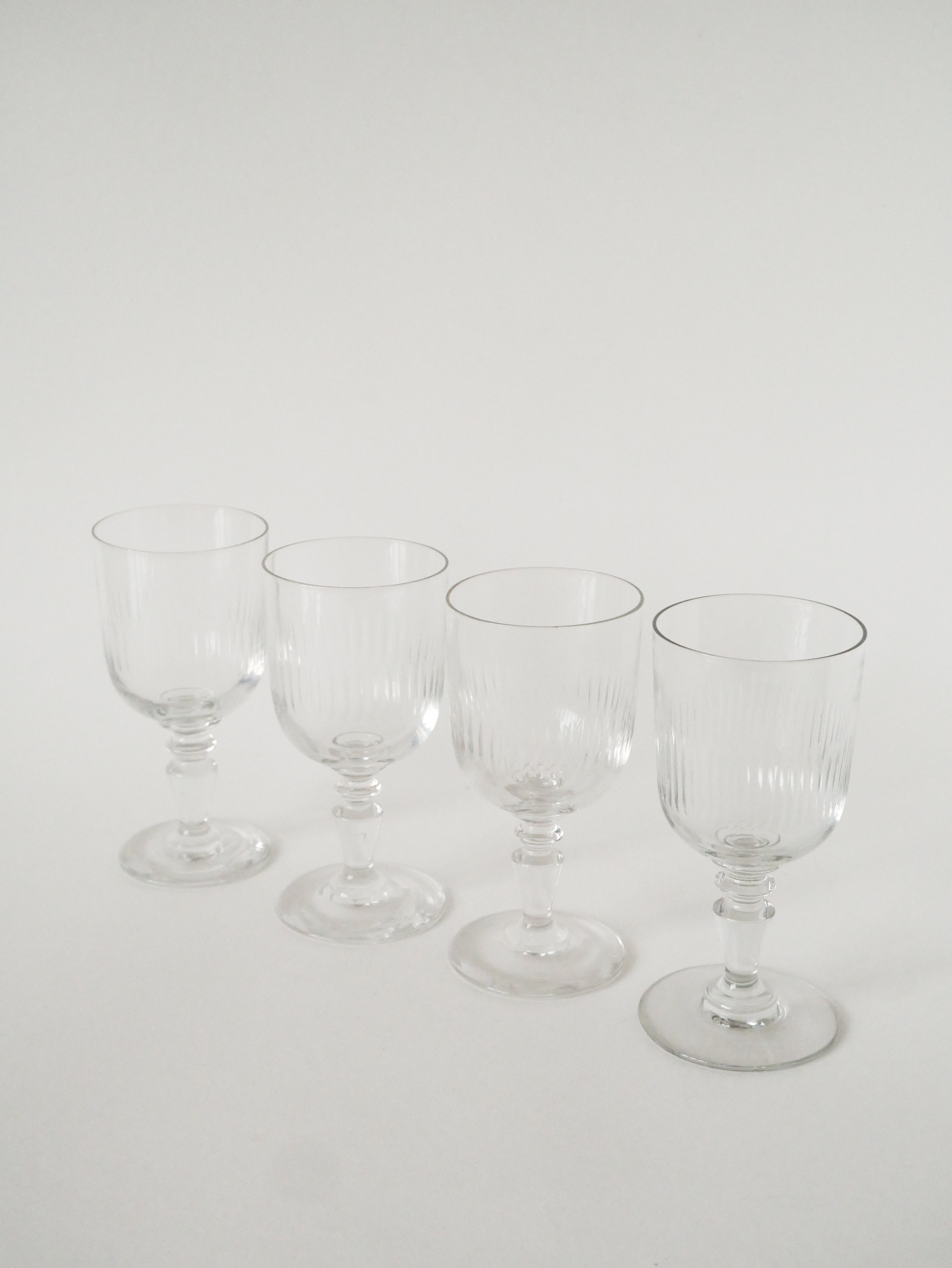 Lot De 4 Grands Verres À Vin Anciens, 1930